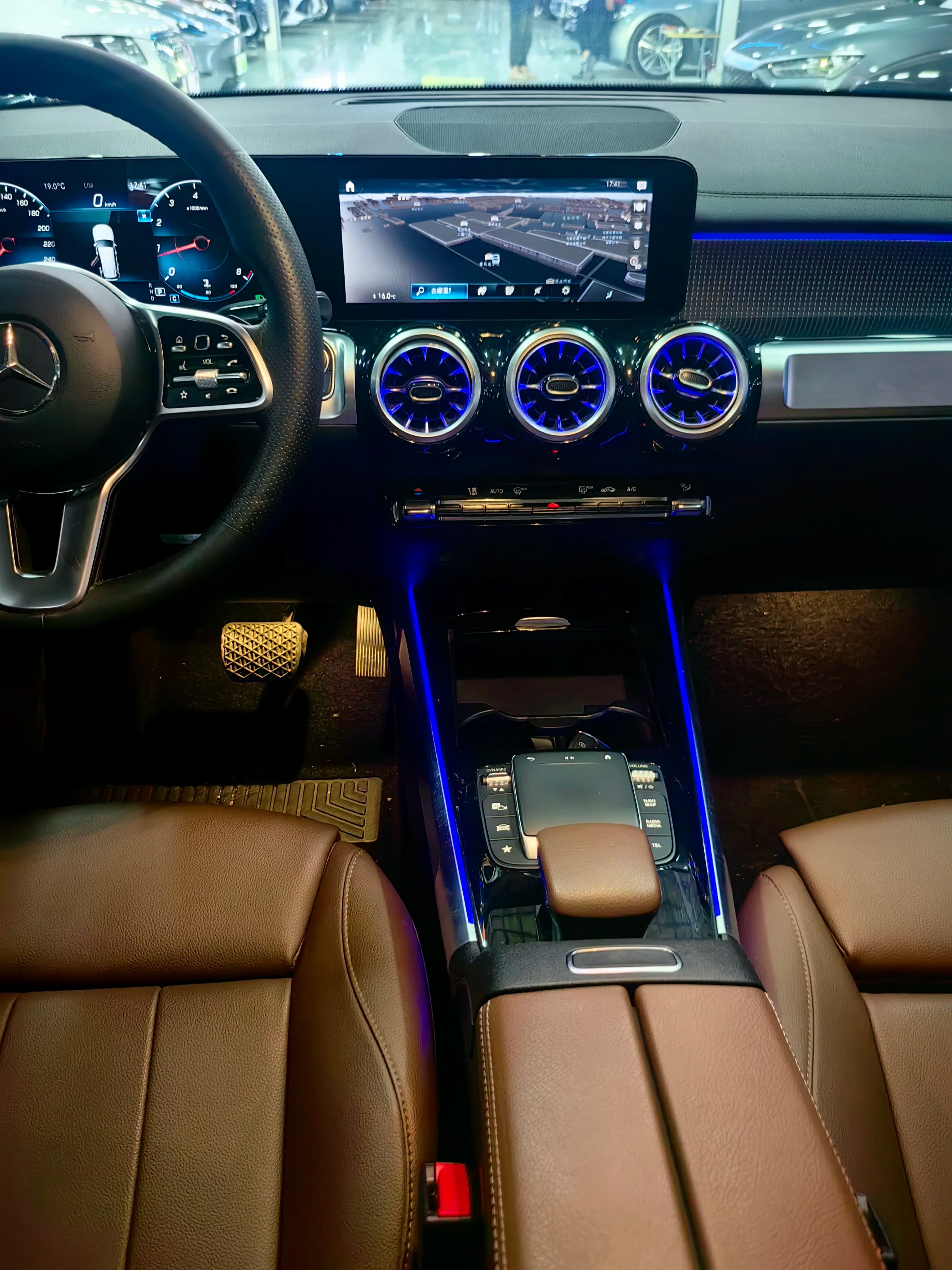 Mercedes-Benz GLB 2022 г. 53101 км. — фото 10