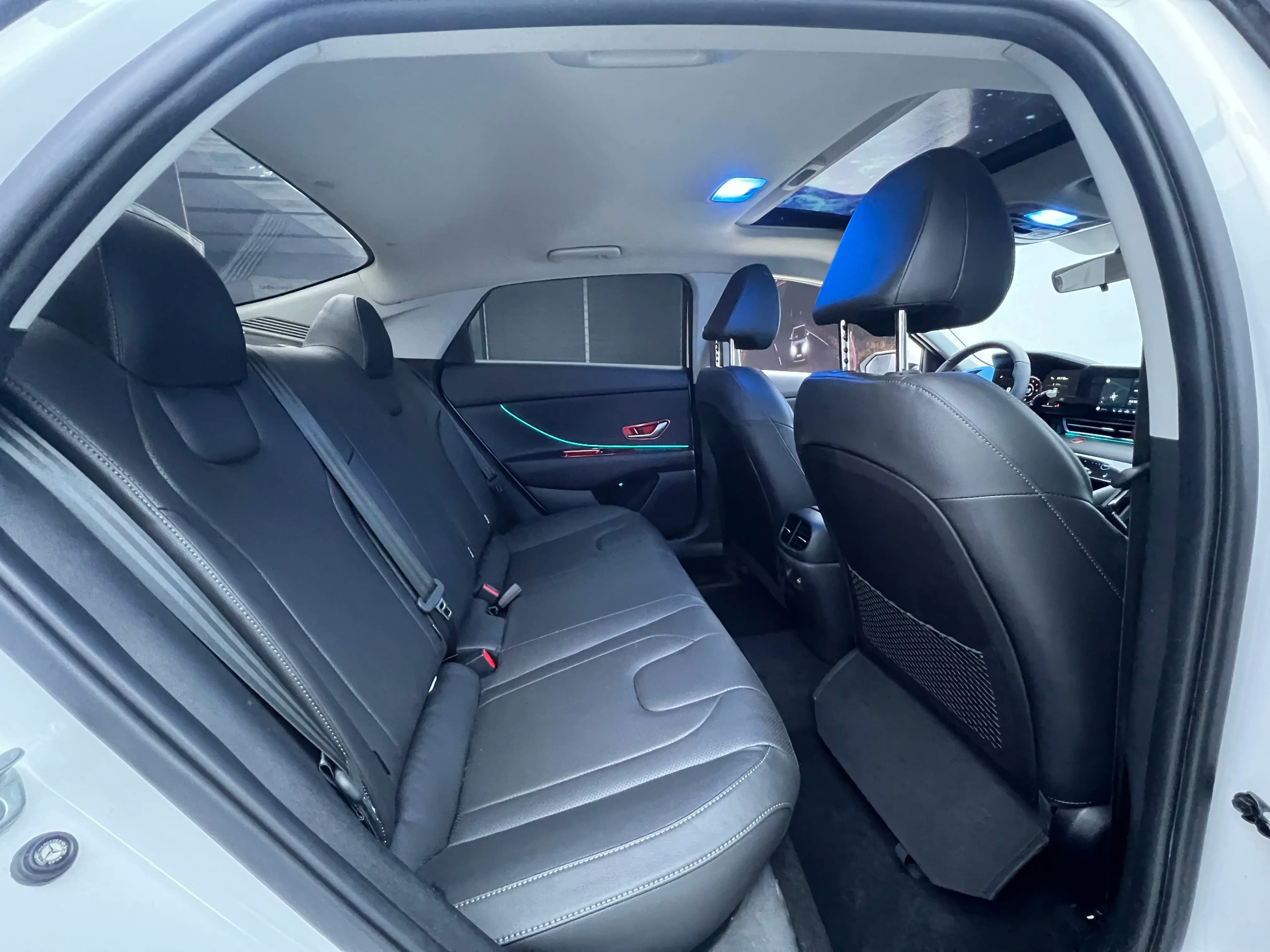 Hyundai Elantra 2023 г. 36014 км. — фото 21