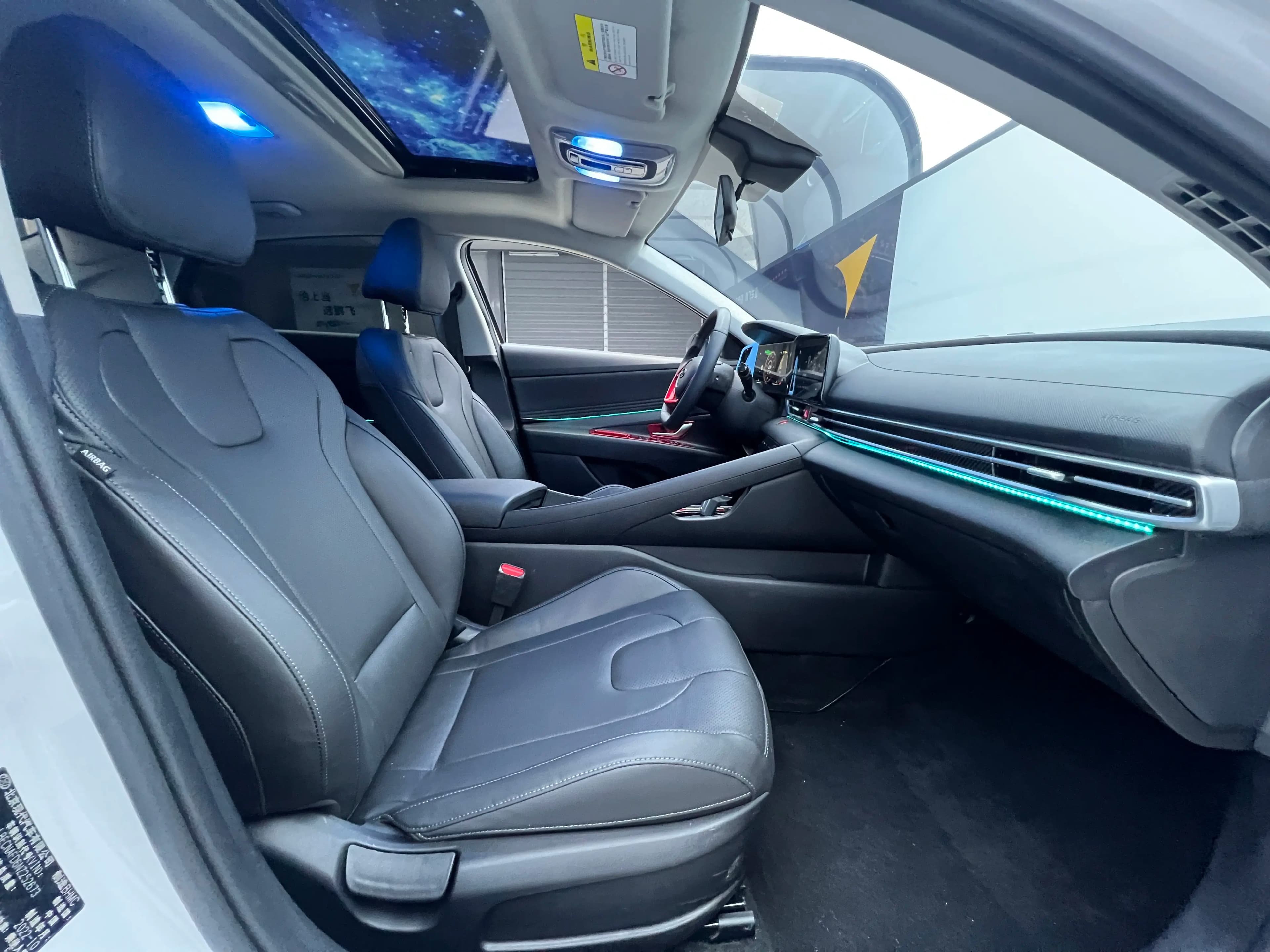 Hyundai Elantra 2023 г. 36014 км. — фото 26