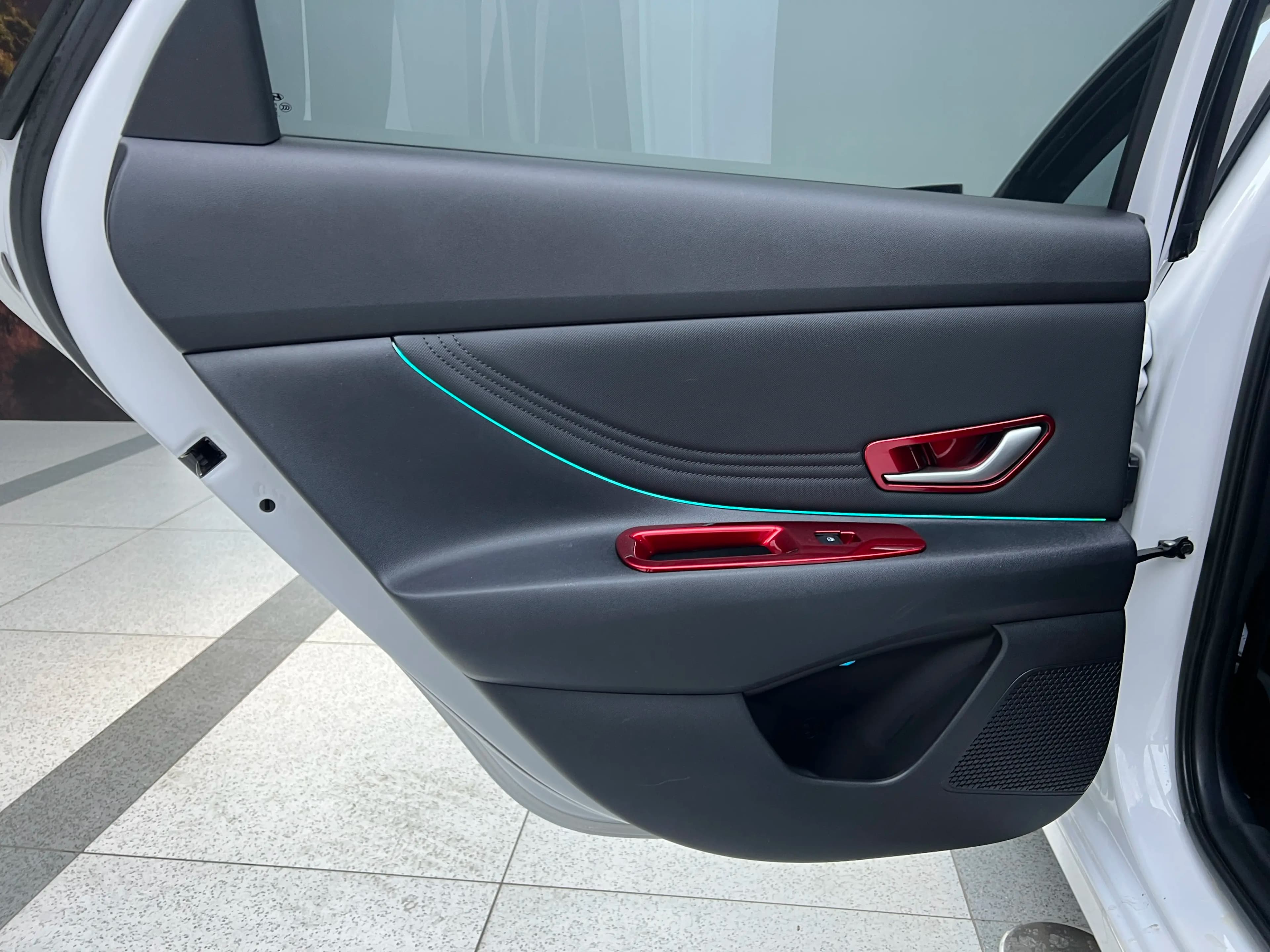 Hyundai Elantra 2023 г. 36014 км. — фото 8