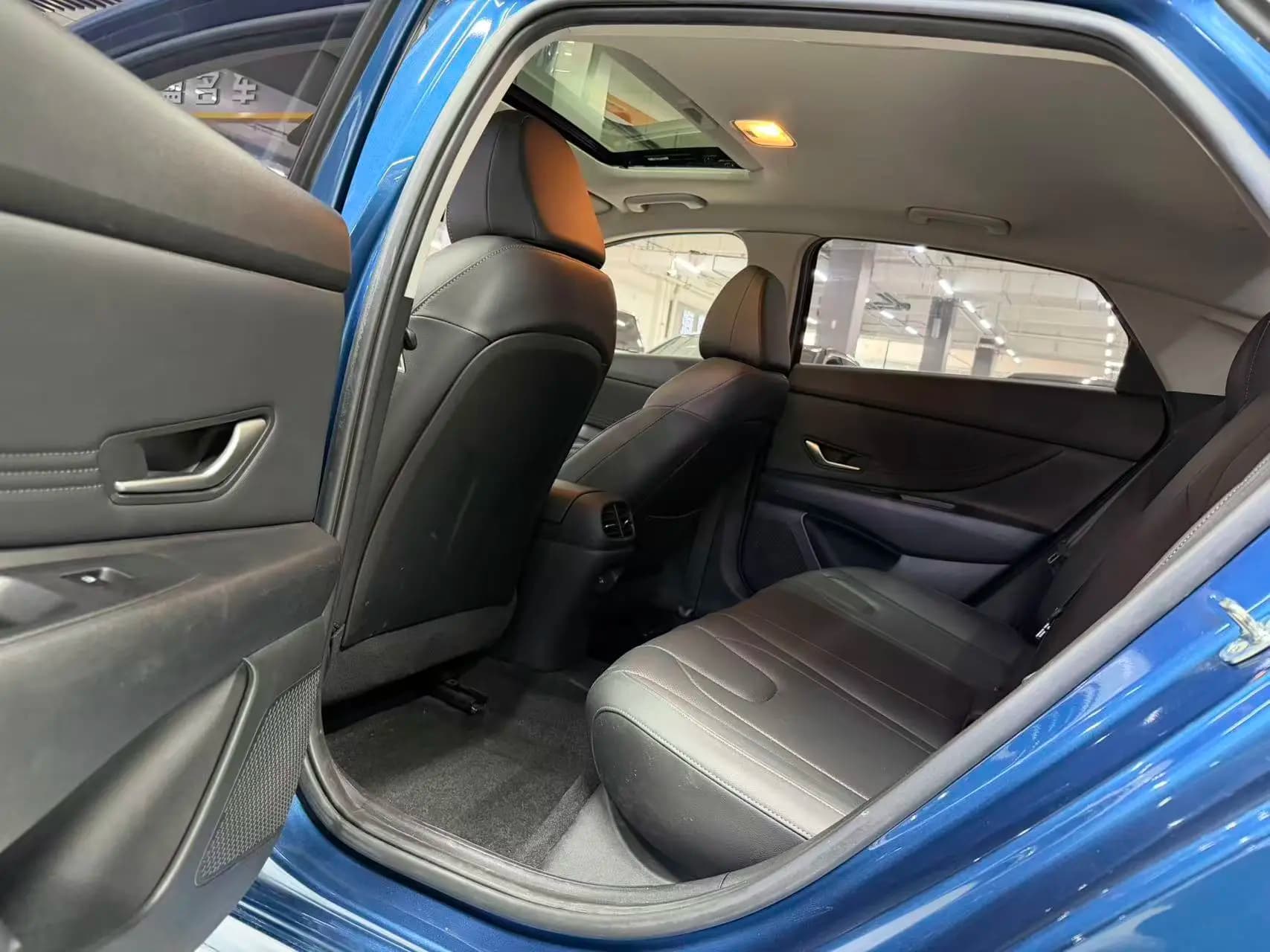 Hyundai Elantra 2022 г. 33013 км. — фото 11
