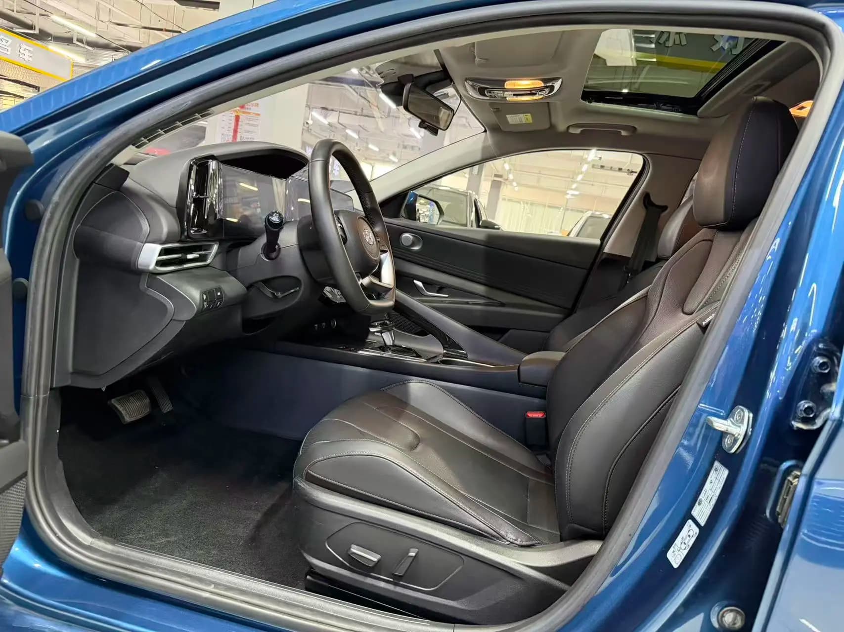 Hyundai Elantra 2022 г. 33013 км. — фото 10