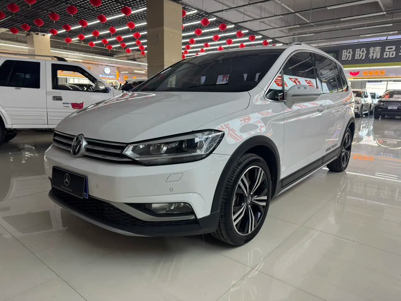 Volkswagen Touran L 2022 г. 38077 км.