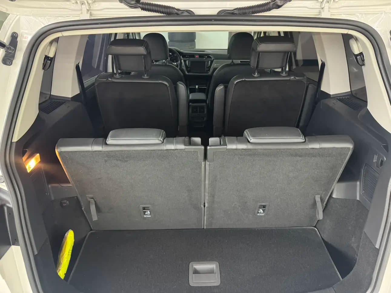 Volkswagen Touran L 2022 г. 38077 км. — фото 13
