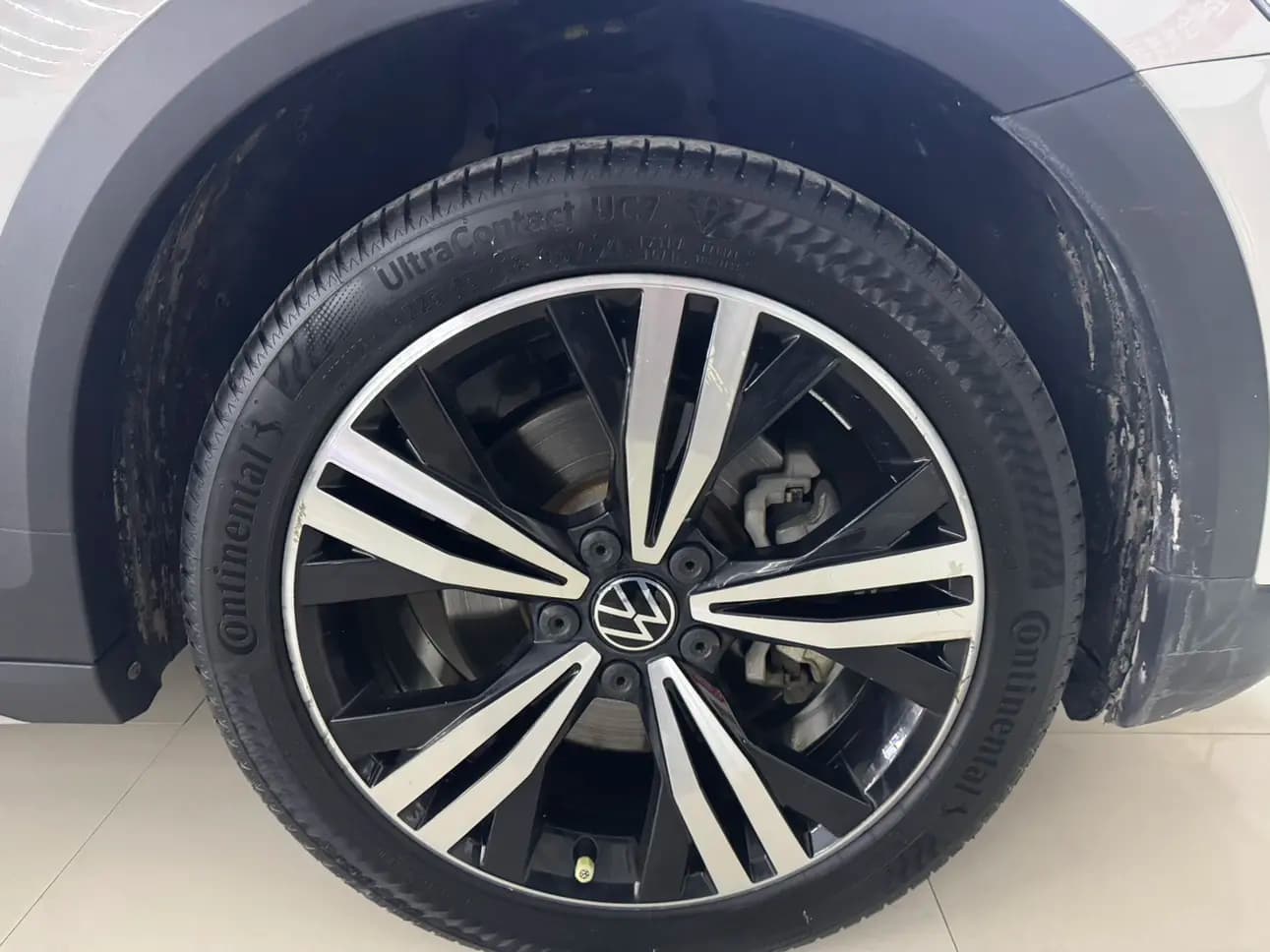 Volkswagen Touran L 2022 г. 38077 км. — фото 3