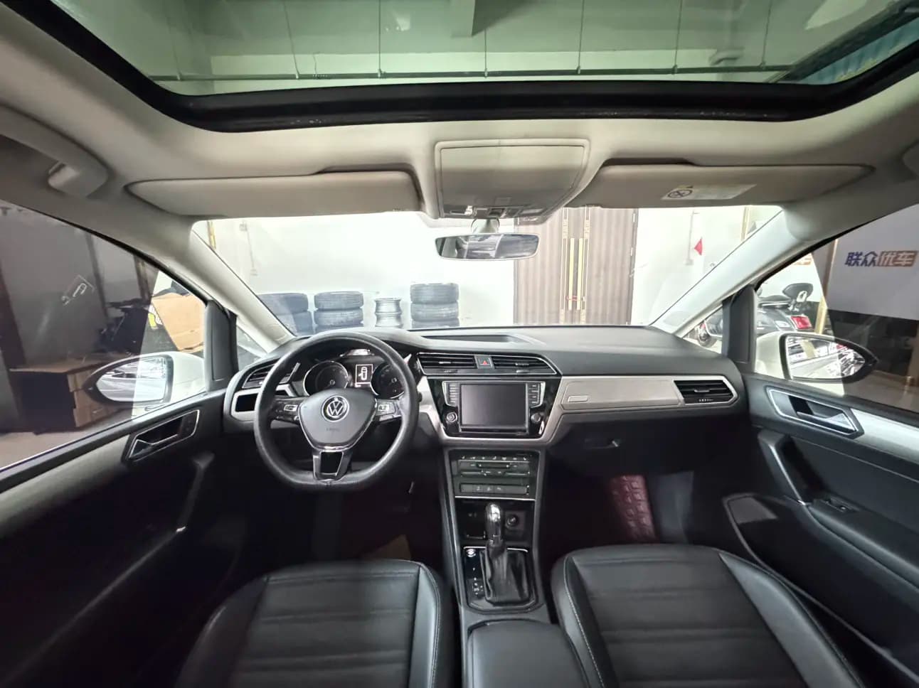 Volkswagen Touran L 2022 г. 38077 км. — фото 8