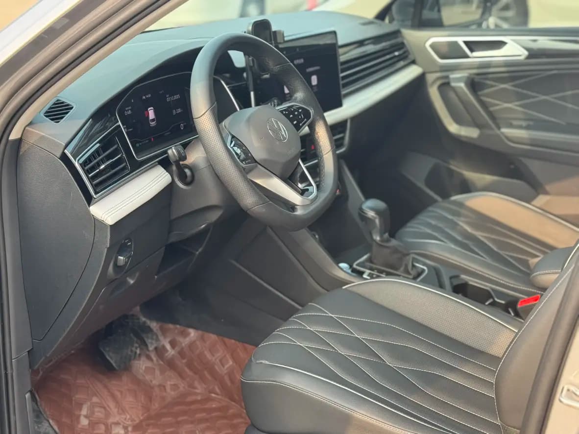 Volkswagen Tiguan L 2022 г. 38063 км. — фото 12