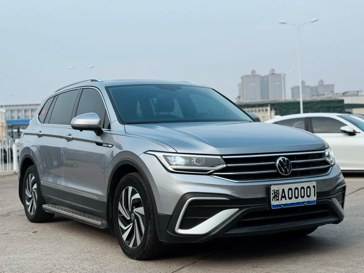 Volkswagen Tiguan L 2022 г. 38063 км. — фото 3