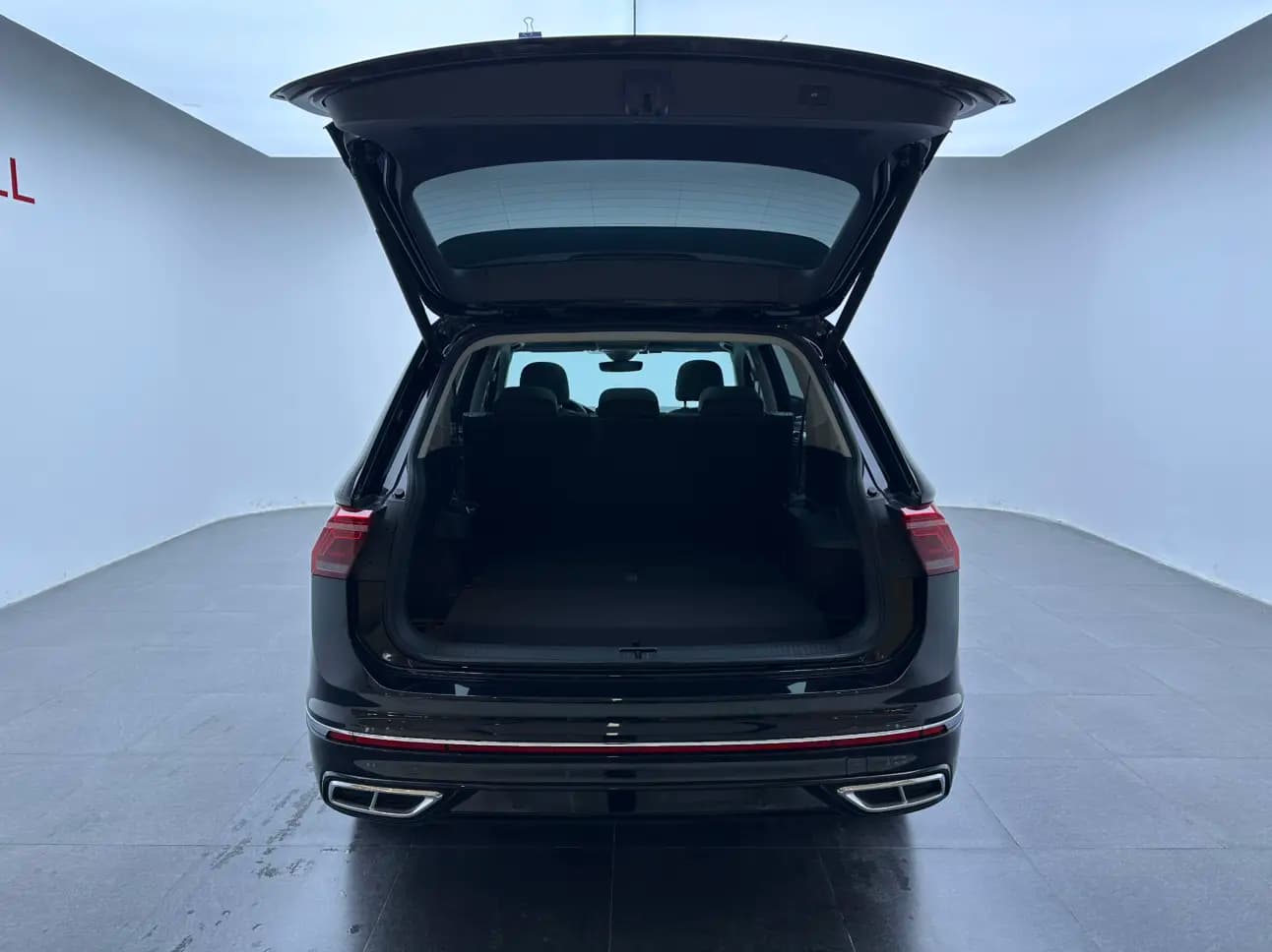 Volkswagen Tiguan L 2023 г. 59009 км. — фото 14