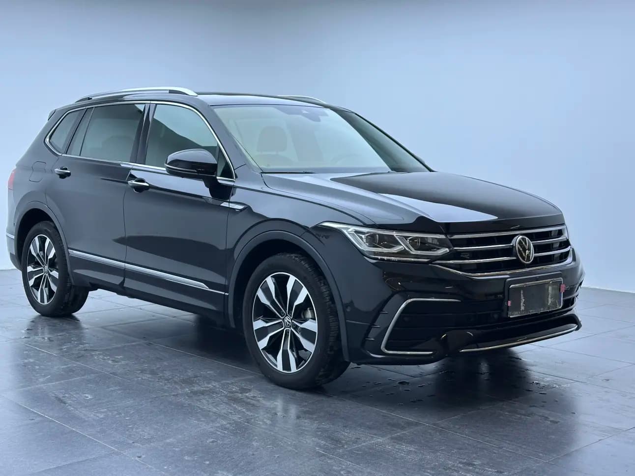 Volkswagen Tiguan L 2023 г. 59009 км. — фото 7
