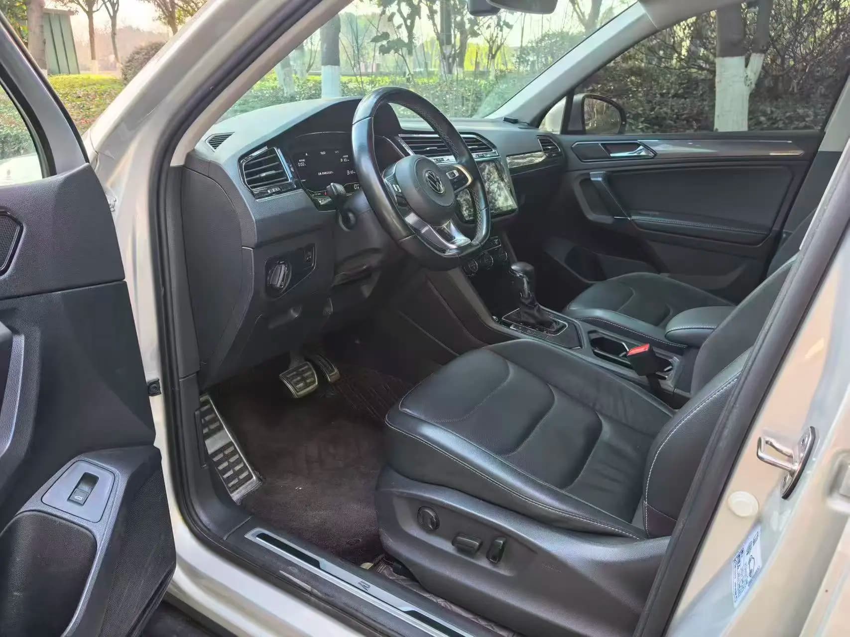 Volkswagen Tiguan L 2021 г. 123010 км. — фото 8