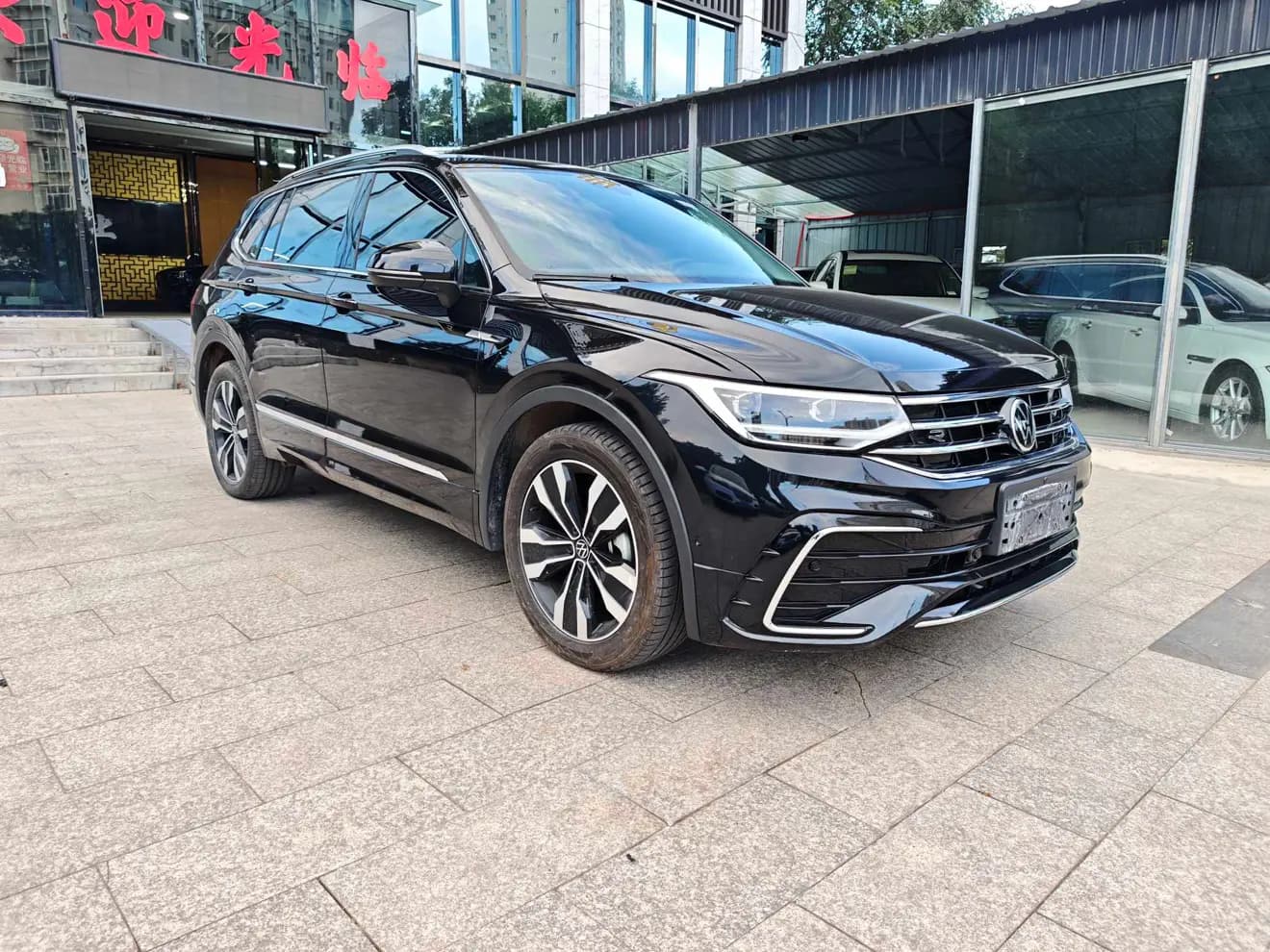 Volkswagen Tiguan L 2024 г. 20012 км. — фото 3