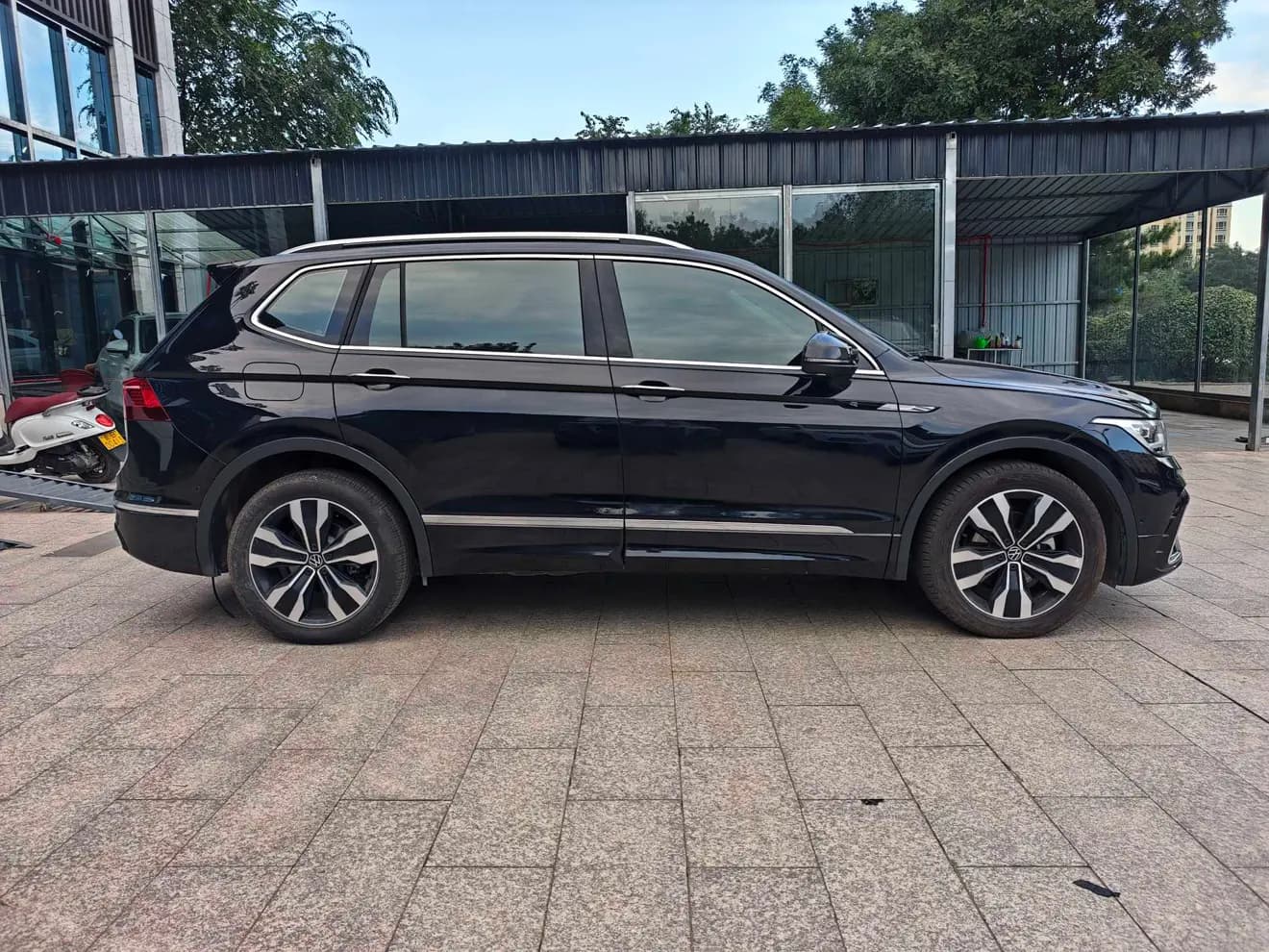 Volkswagen Tiguan L 2024 г. 20012 км. — фото 6