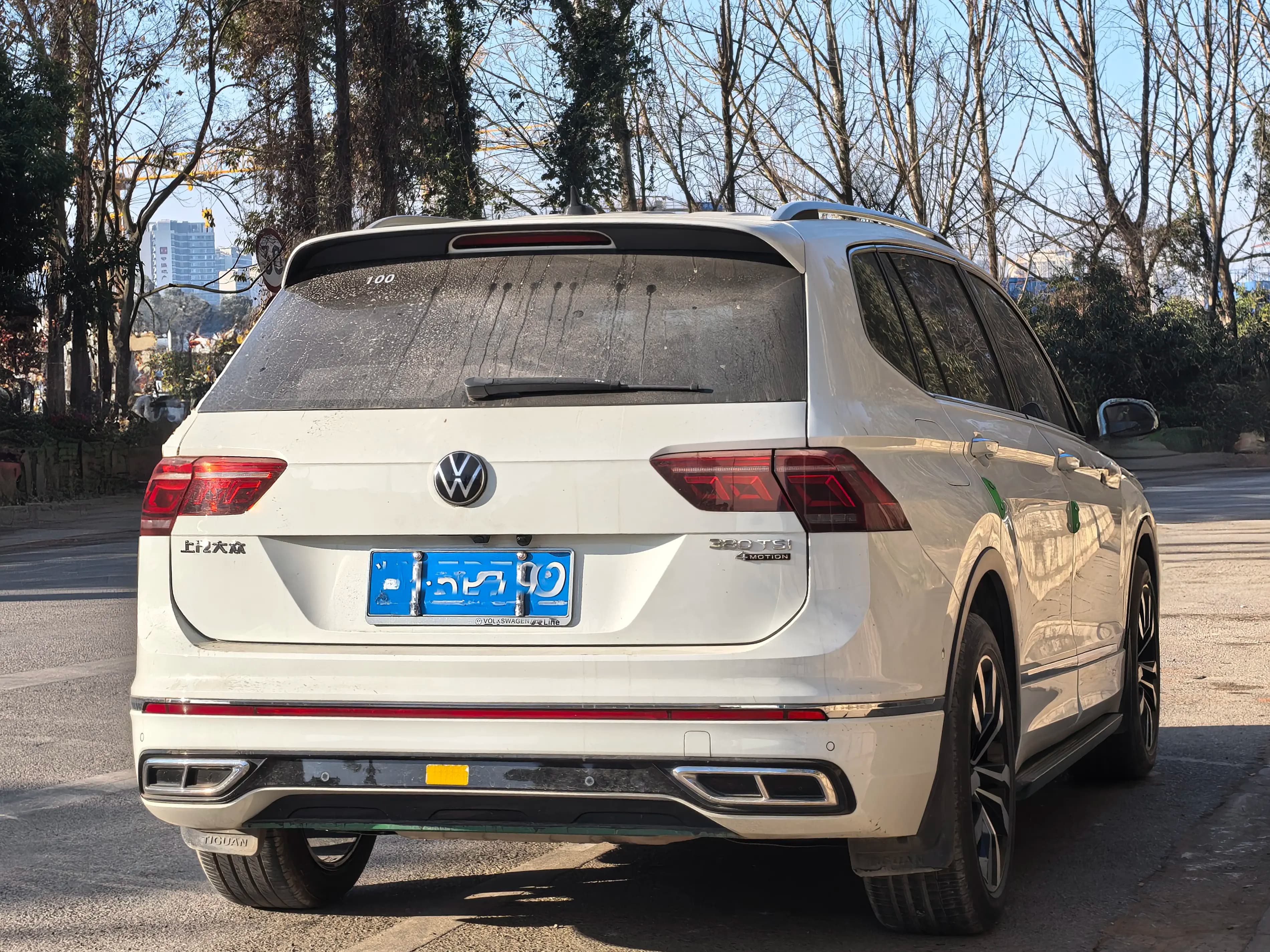 Volkswagen Tiguan L 2023 г. 65913 км. — фото 4