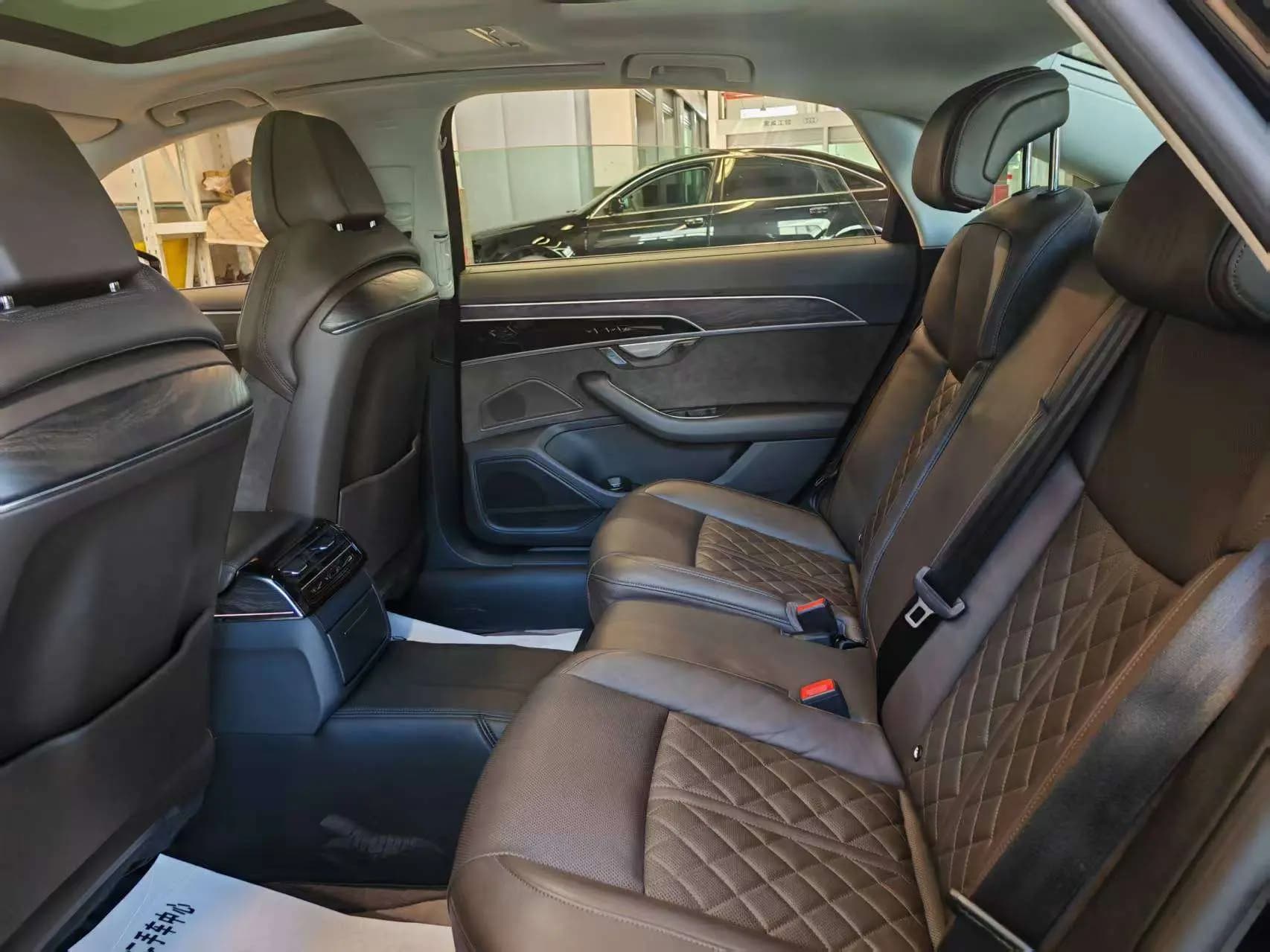 Audi A8 2021 г. 54039 км. — фото 14
