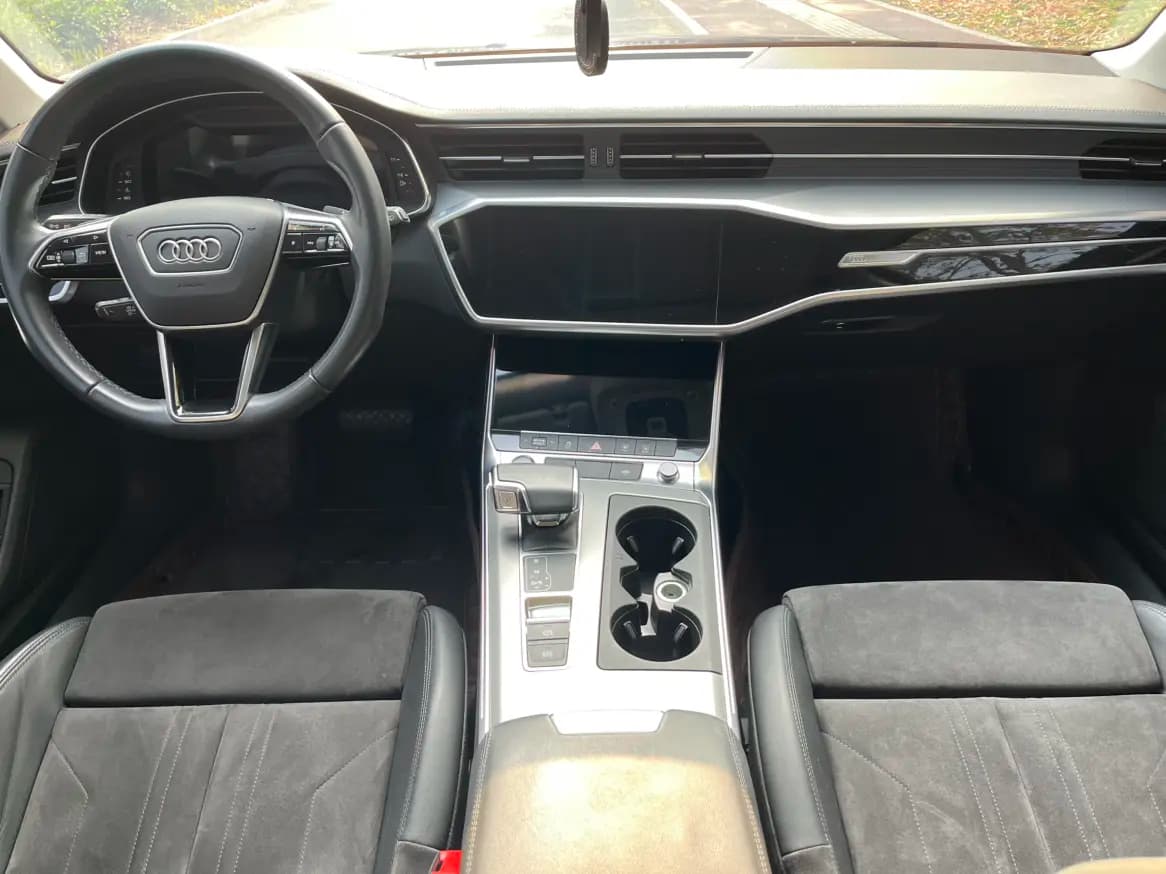 Audi A6 2021 г. 96003 км. — фото 11