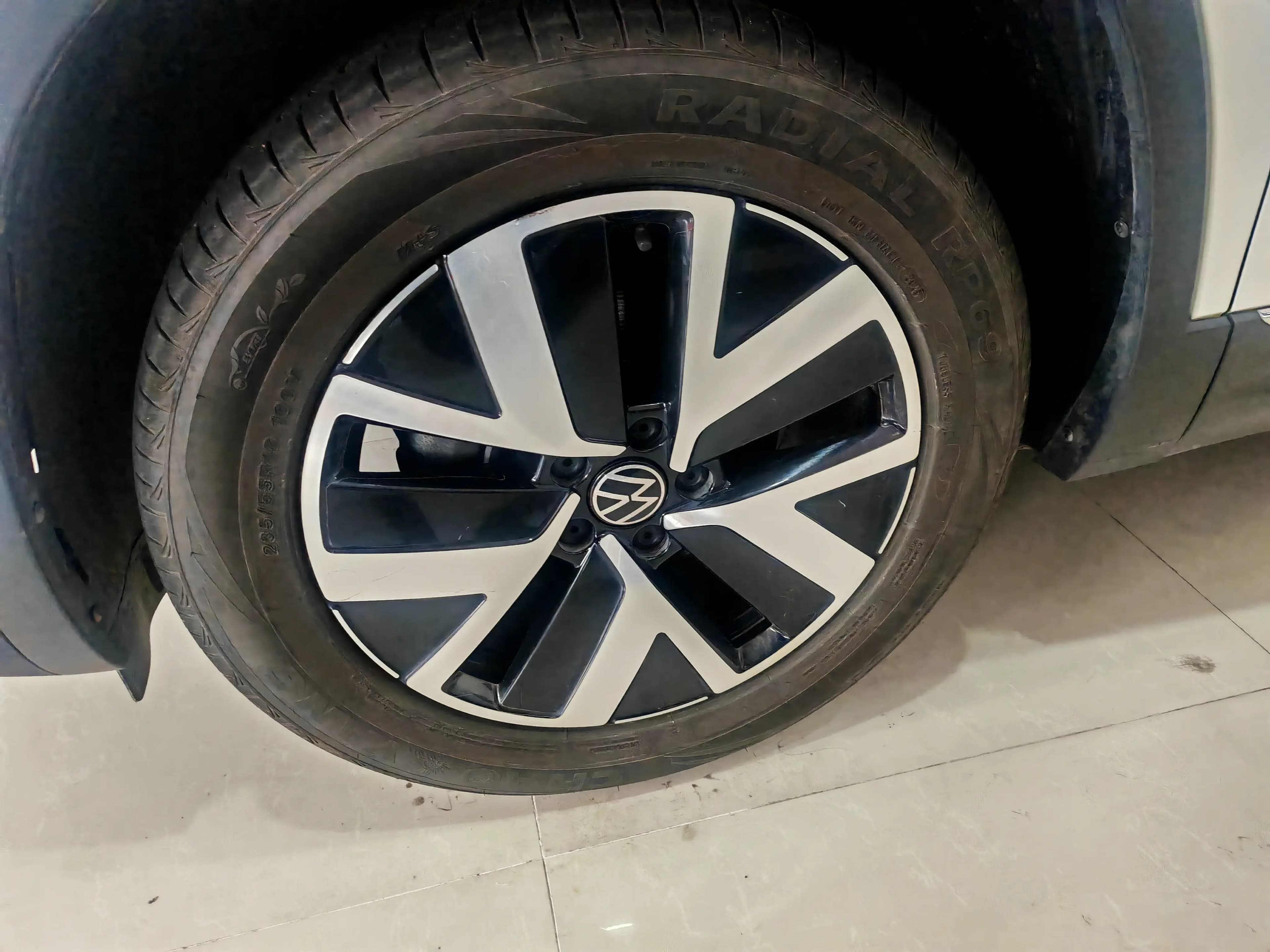 Volkswagen Tayron 2023 г. 92042 км. — фото 4