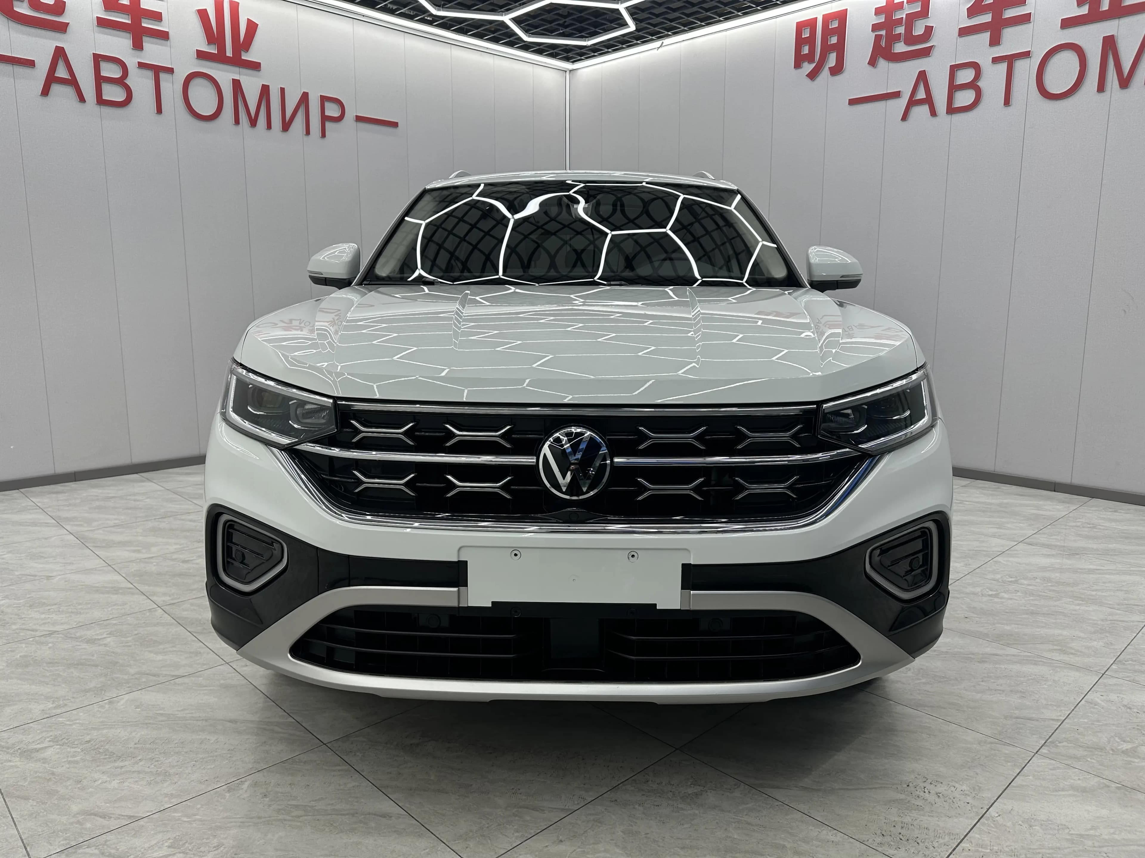 Volkswagen Tayron 2023 г. 47060 км. — фото 2