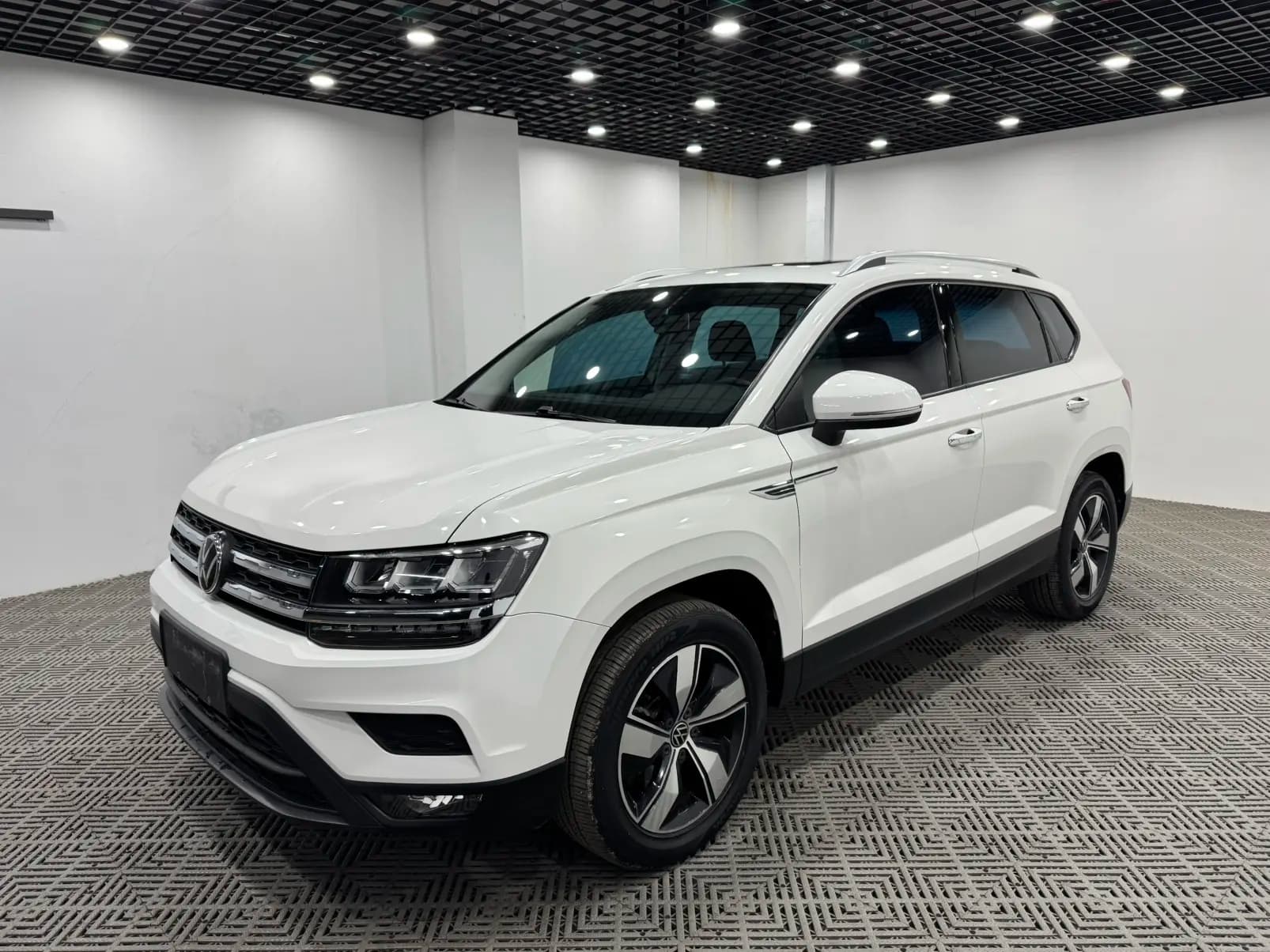 Volkswagen Tharu 2021 г. 62103 км.
