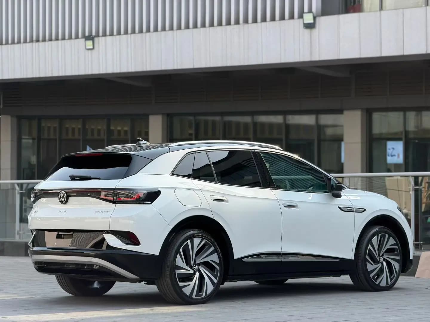Volkswagen ID.4 CROZZ 2022 г. 15067 км. — фото 4
