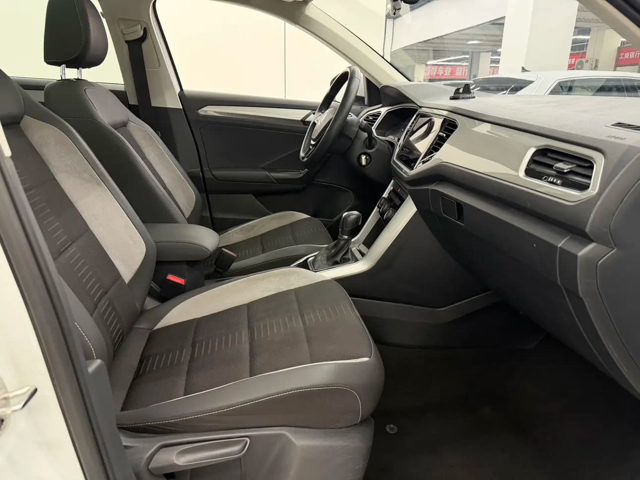 Volkswagen T-Roc 2021 г. 49119 км. — фото 12