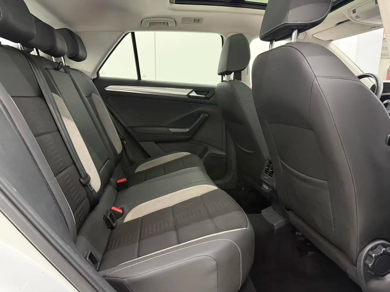 Volkswagen T-Roc 2021 г. 49119 км. — фото 13