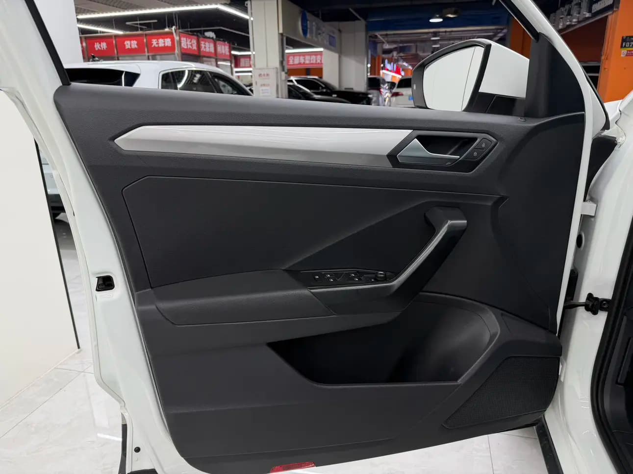 Volkswagen T-Roc 2021 г. 49119 км. — фото 6