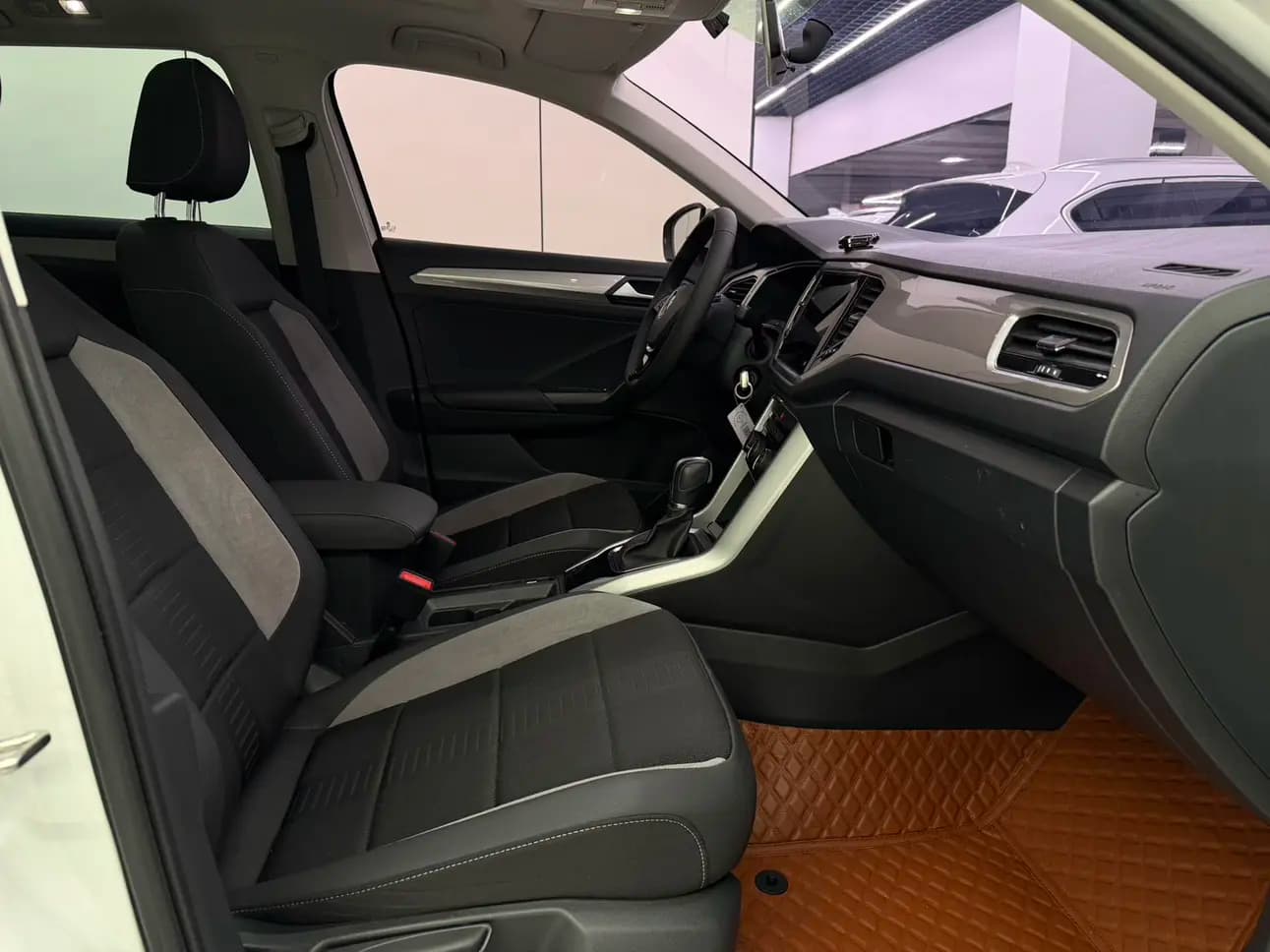 Volkswagen T-Roc 2021 г. 55120 км. — фото 12