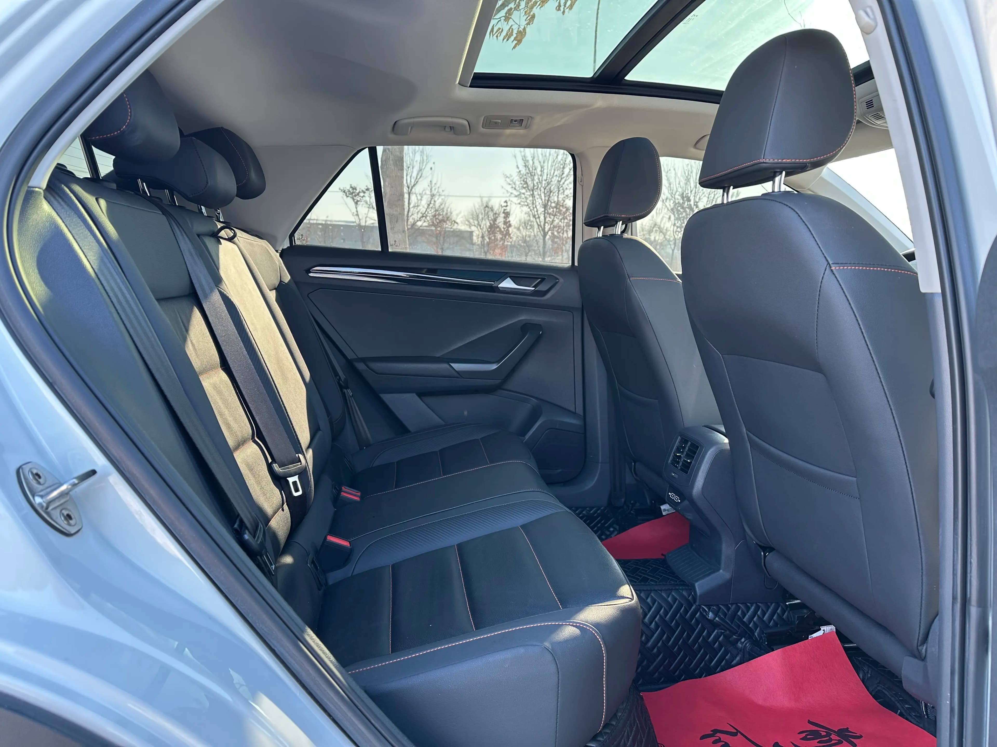 Volkswagen T-Roc 2022 г. 48822 км. — фото 24