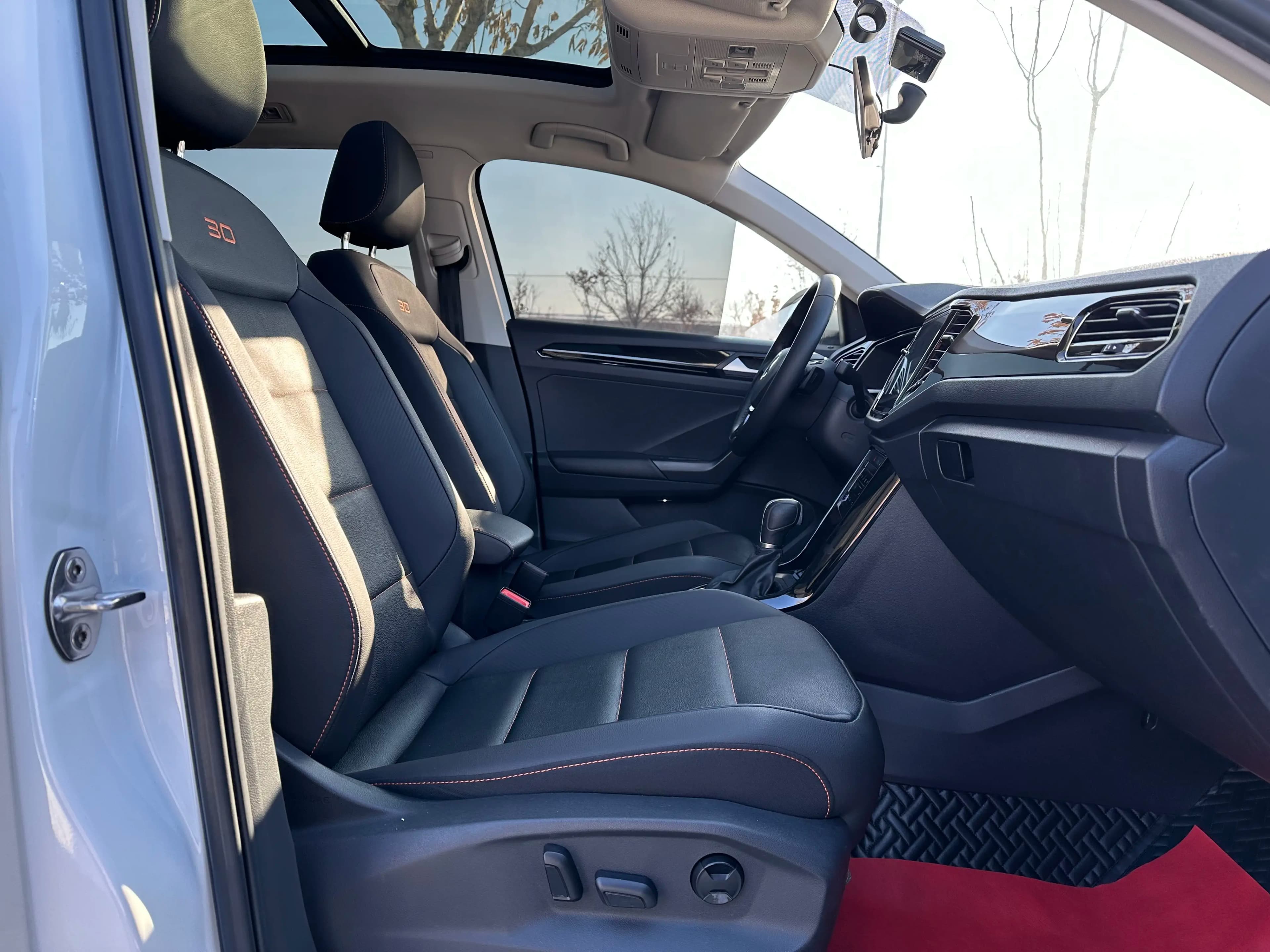 Volkswagen T-Roc 2022 г. 48822 км. — фото 25