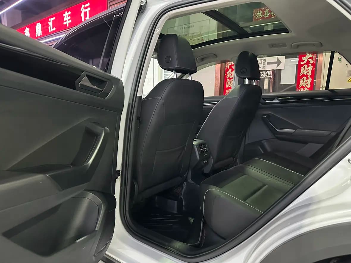 Volkswagen T-Roc 2022 г. 46123 км. — фото 9