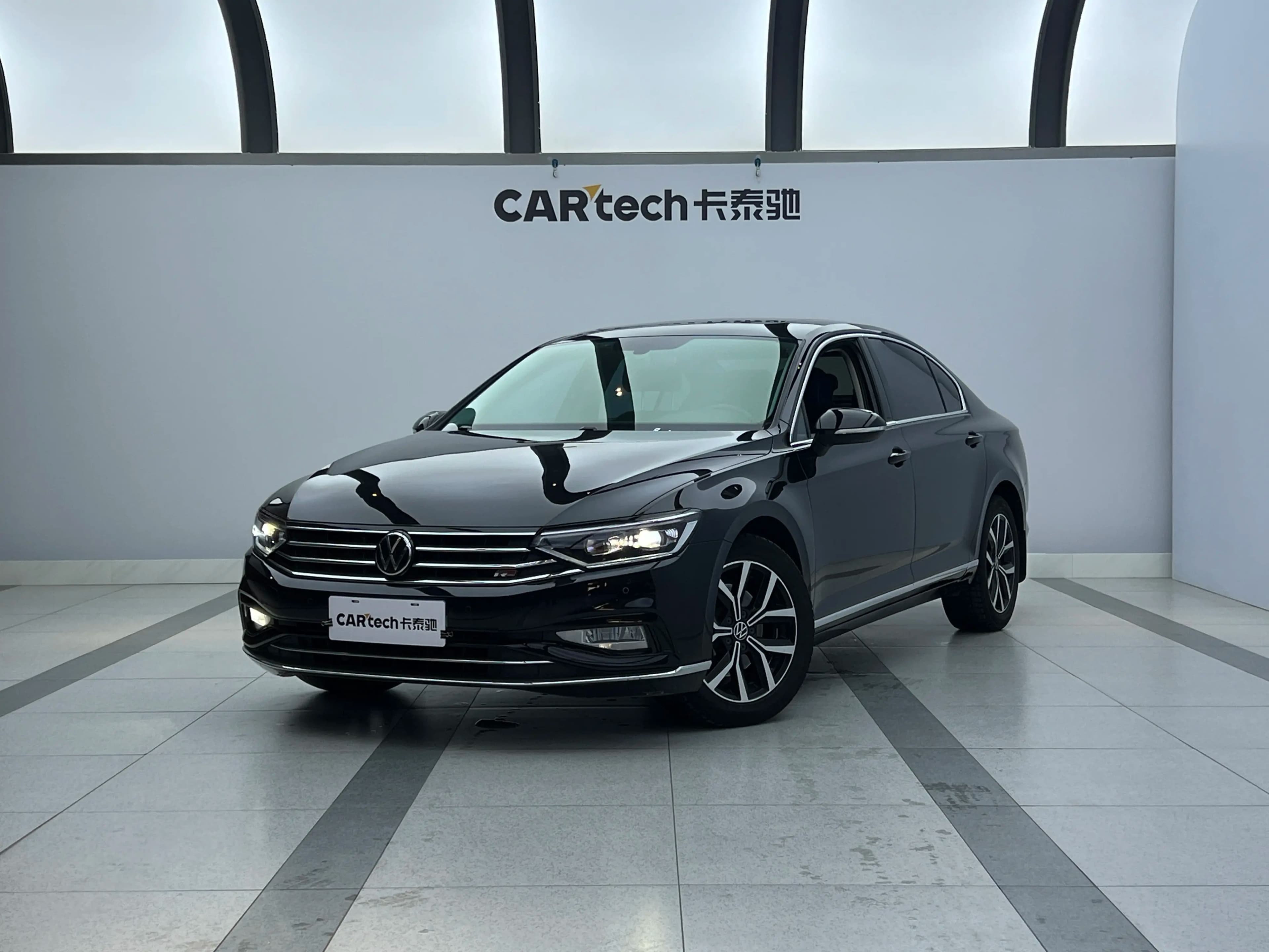 Volkswagen Magotan 2021 г. 91033 км.