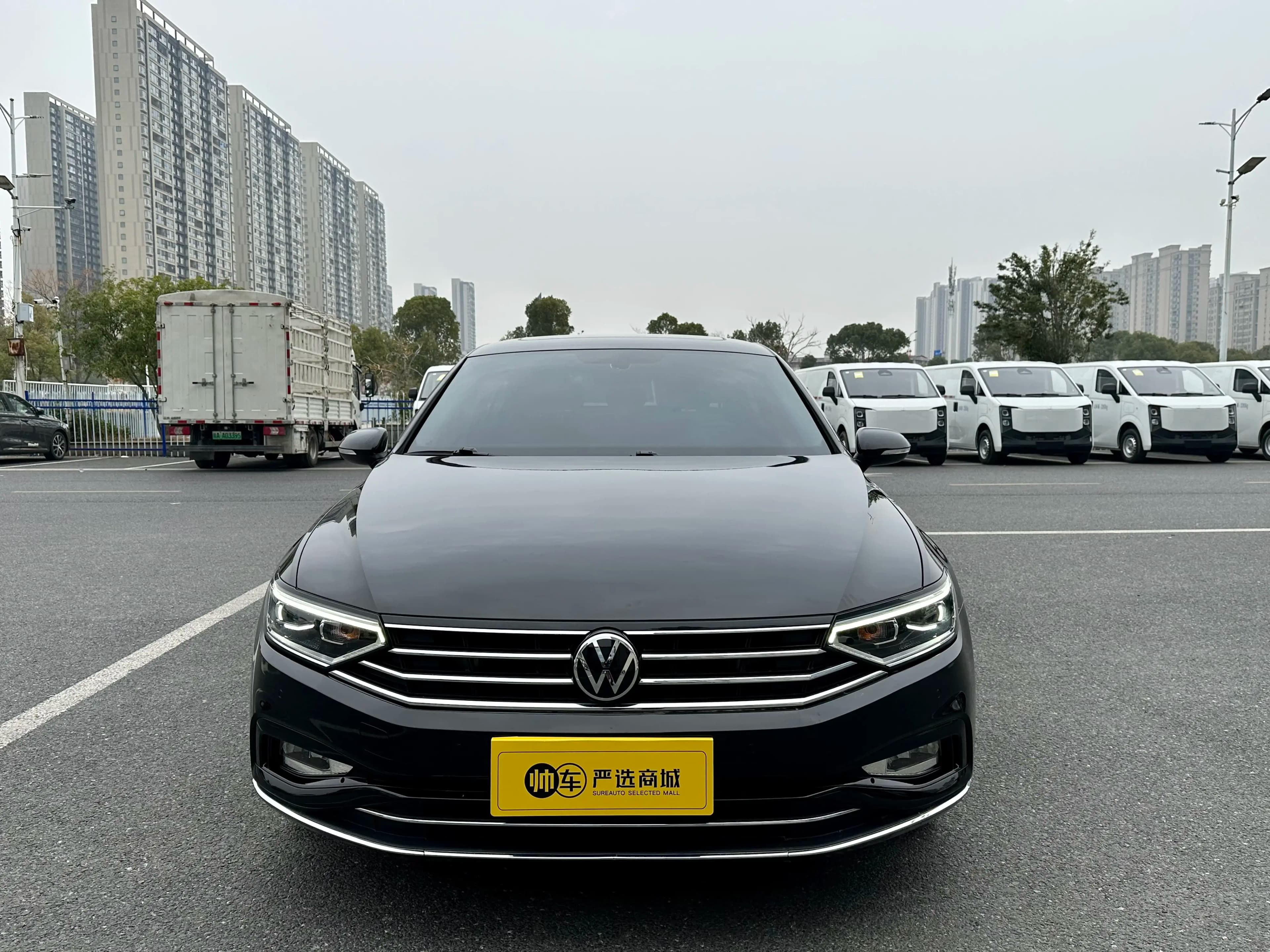 Volkswagen Magotan 2022 г. 66035 км. — фото 2