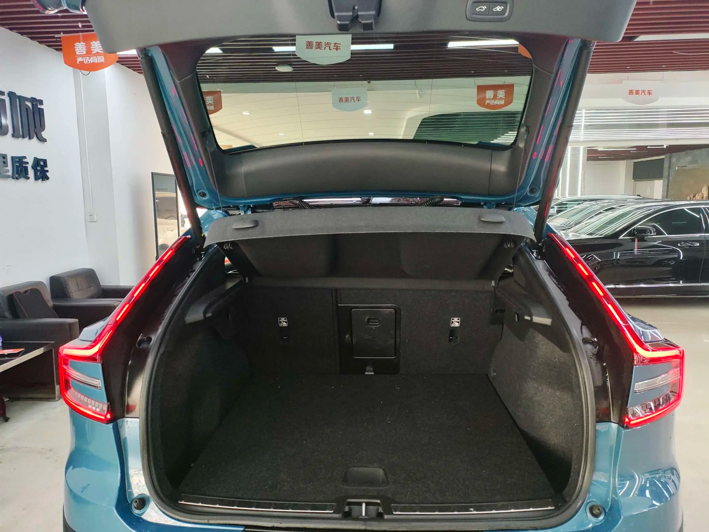 Volvo C40 EV 2022 г. 44888 км. — фото 16