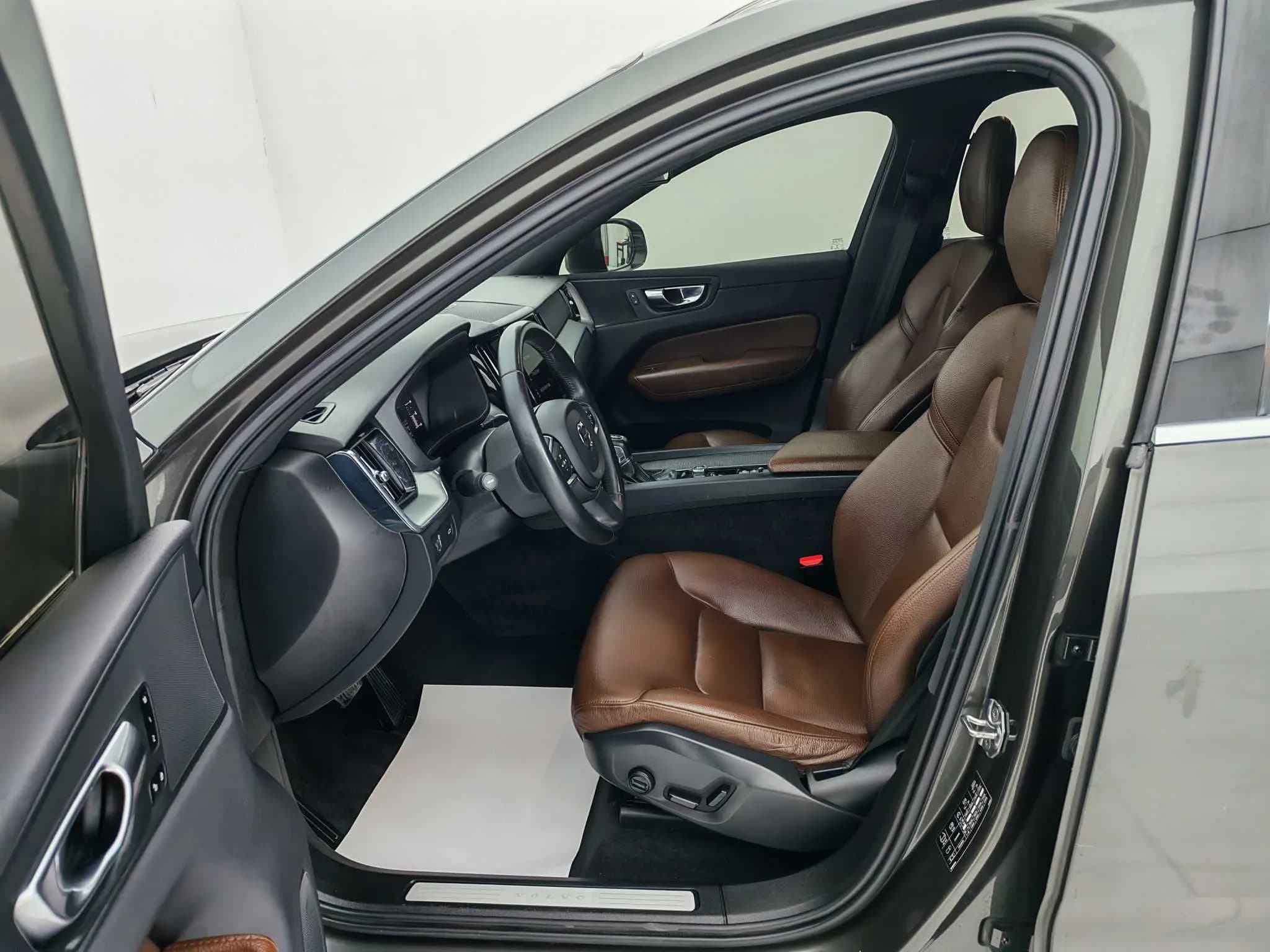 Volvo XC60 2021 г. 87101 км. — фото 11