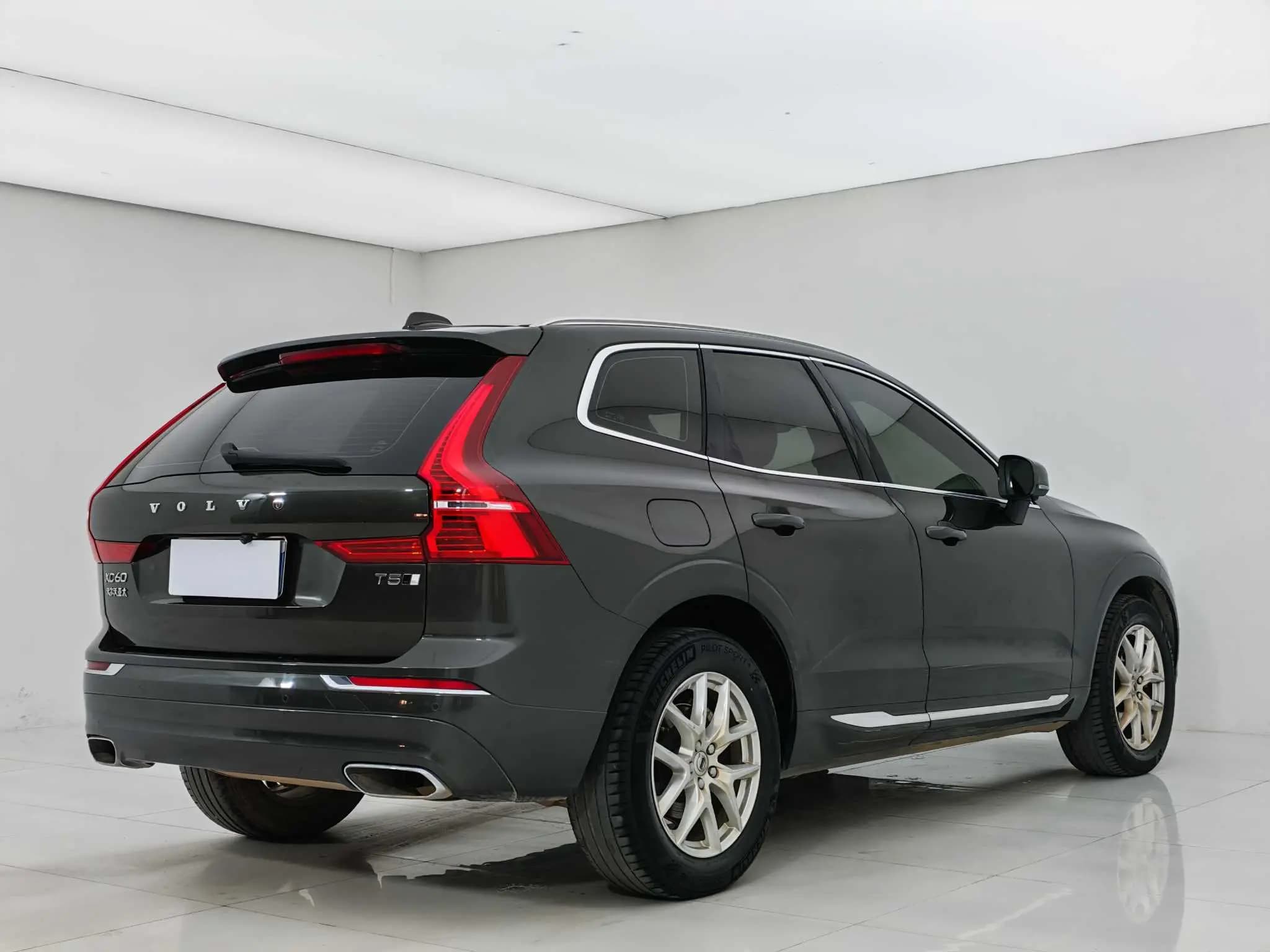 Volvo XC60 2021 г. 87101 км. — фото 7