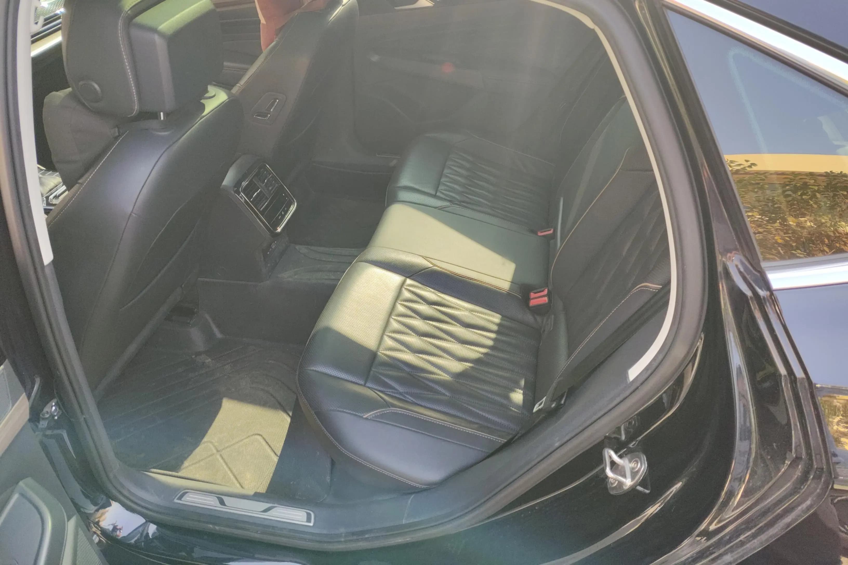Volkswagen Passat 2021 г. 93594 км. — фото 12