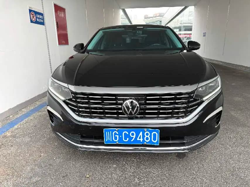 Volkswagen Passat 2023 г. 40095 км. — фото 2