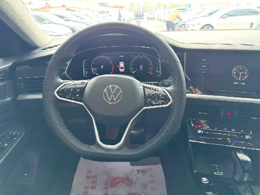 Volkswagen Passat 2023 г. 40095 км. — фото 5