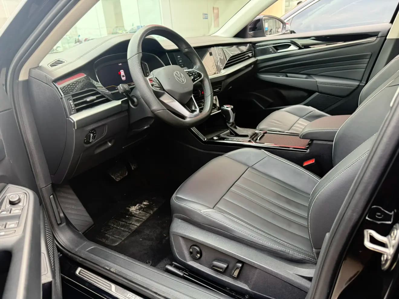Volkswagen Passat 2023 г. 40096 км. — фото 11