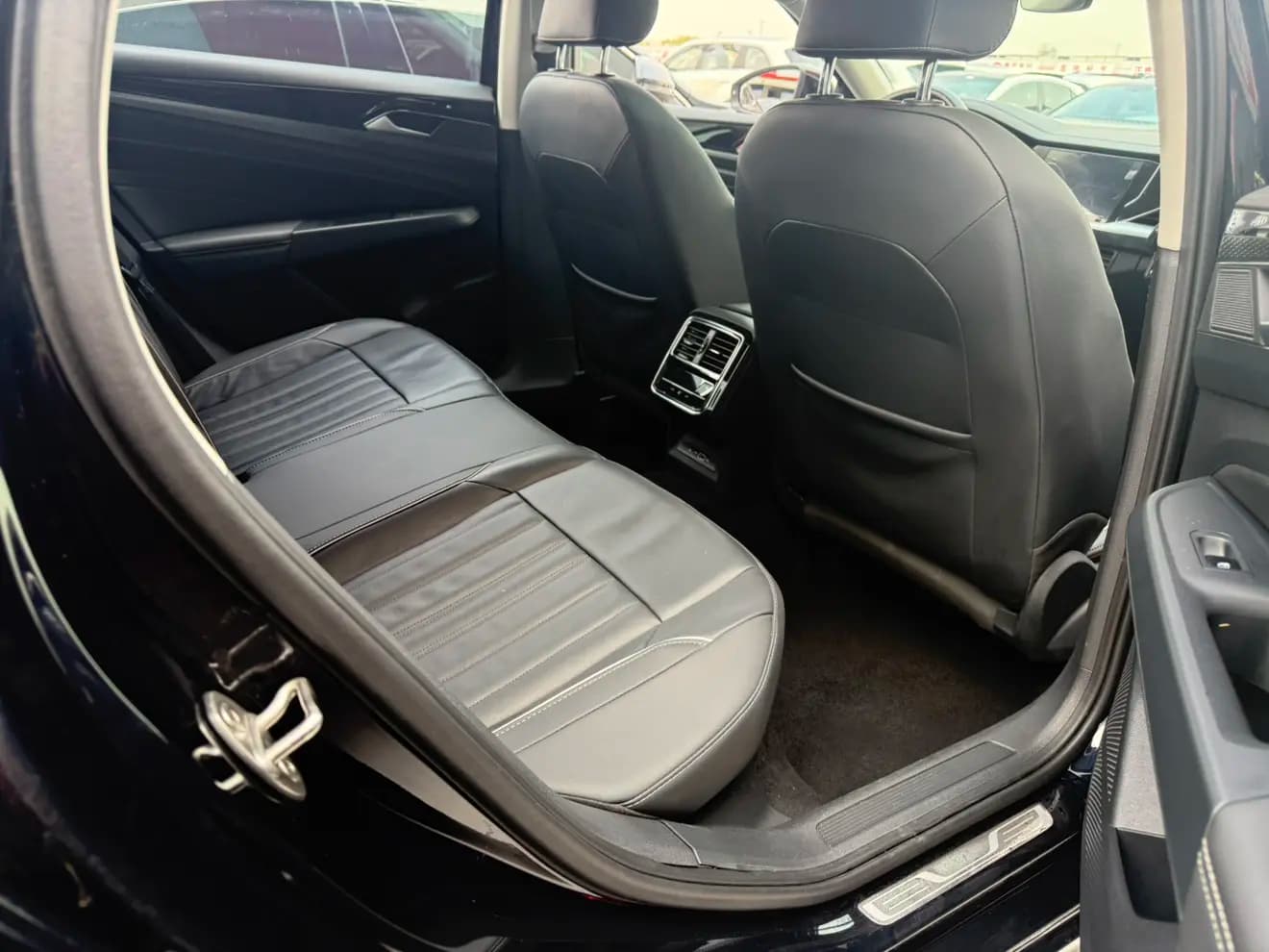Volkswagen Passat 2023 г. 40096 км. — фото 13