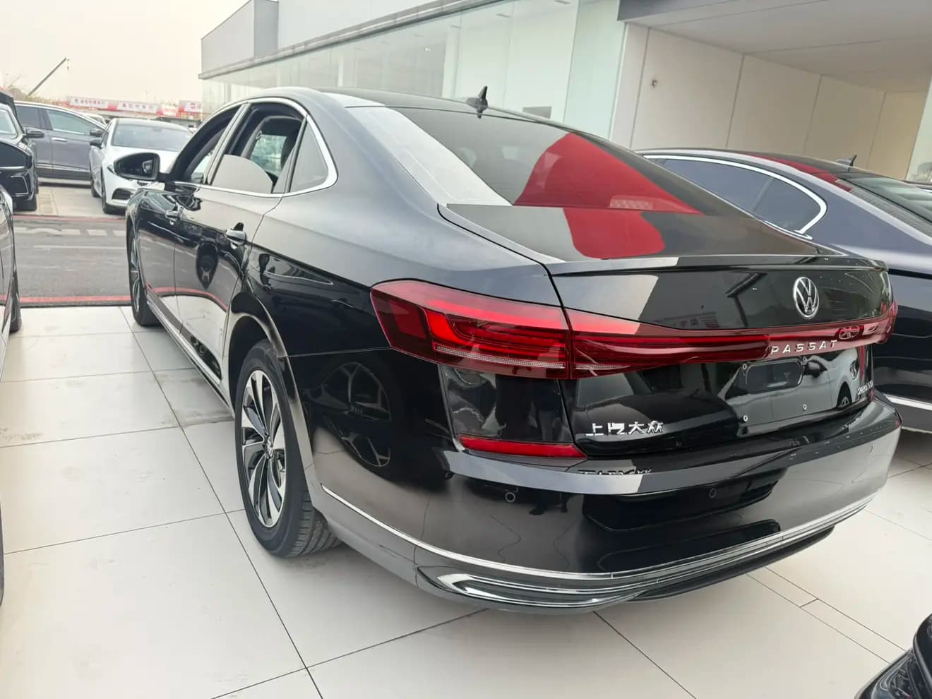 Volkswagen Passat 2023 г. 40096 км. — фото 3