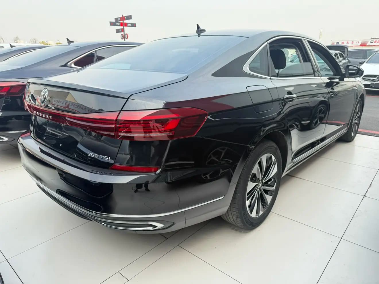 Volkswagen Passat 2023 г. 40096 км. — фото 4