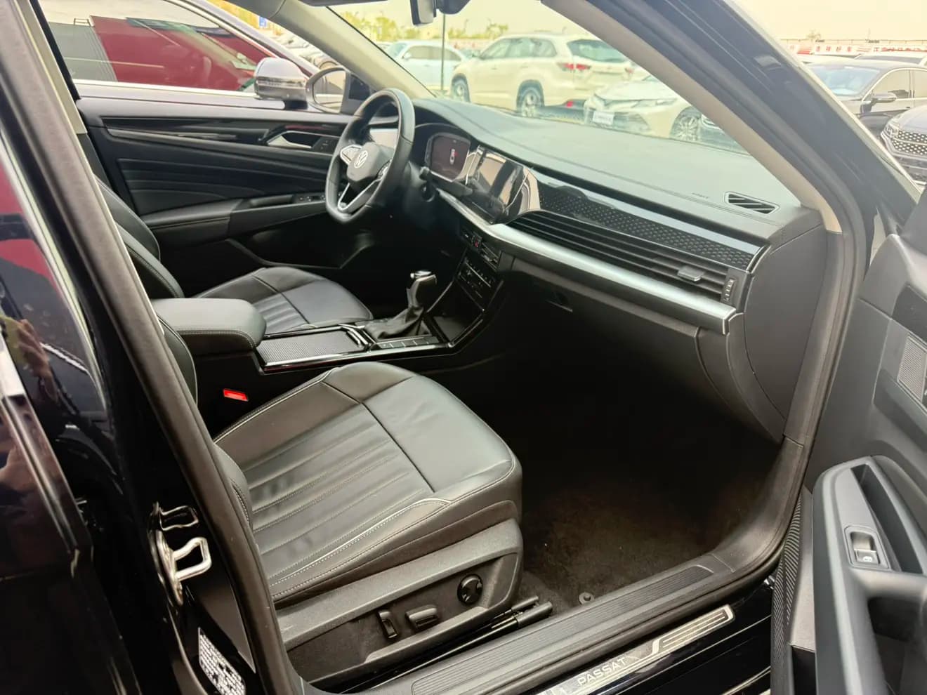 Volkswagen Passat 2023 г. 40096 км. — фото 7