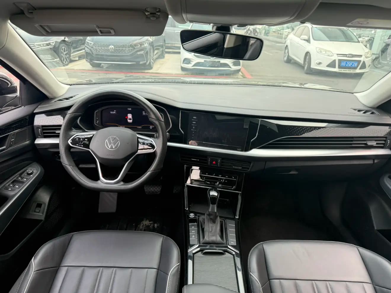 Volkswagen Passat 2023 г. 40096 км. — фото 9