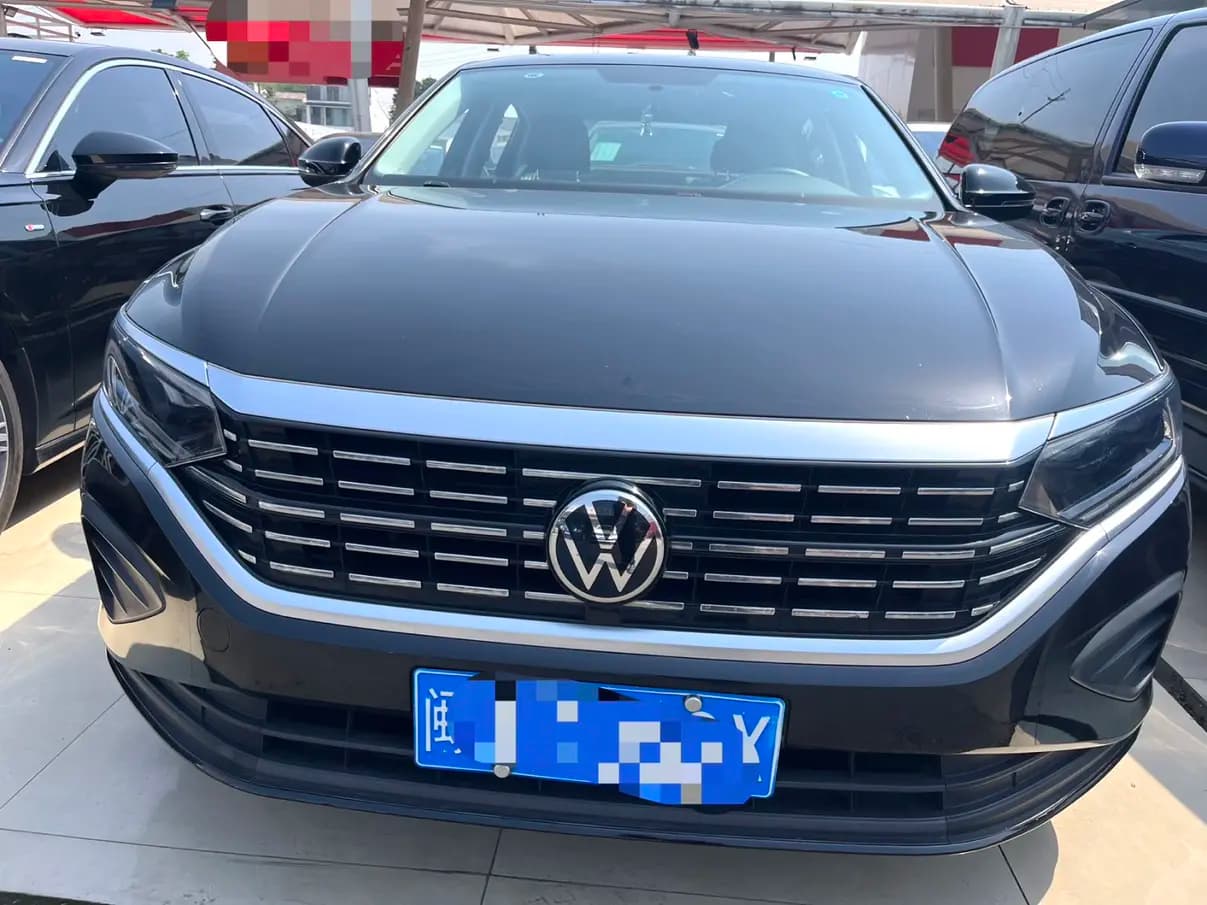 Volkswagen Passat 2023 г. 70098 км. — фото 2