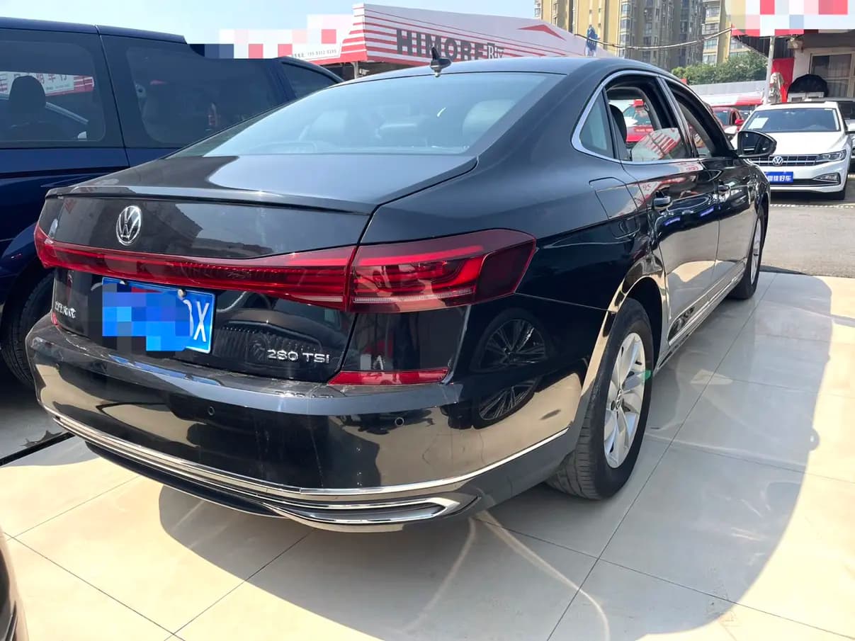 Volkswagen Passat 2023 г. 70098 км. — фото 3