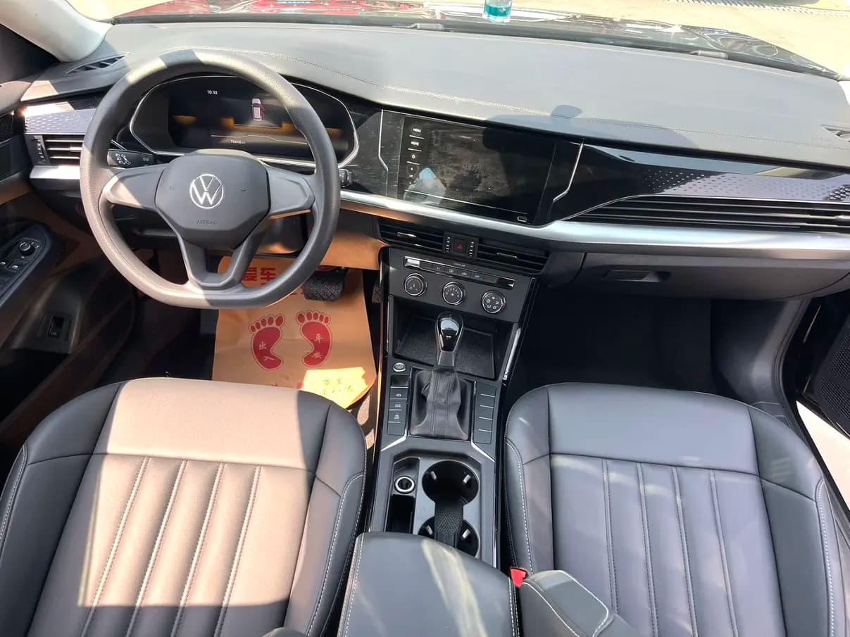 Volkswagen Passat 2023 г. 70098 км. — фото 5