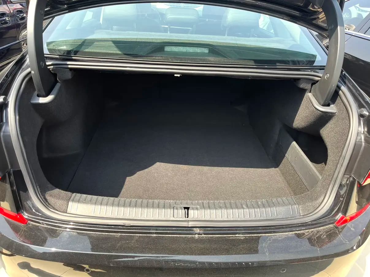 Volkswagen Passat 2023 г. 70098 км. — фото 6