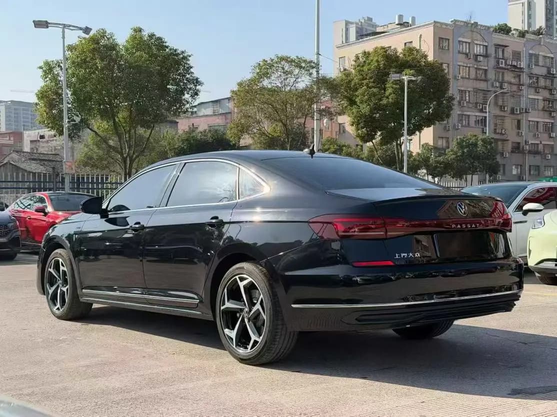 Volkswagen Passat 2024 г. 10099 км. — фото 3